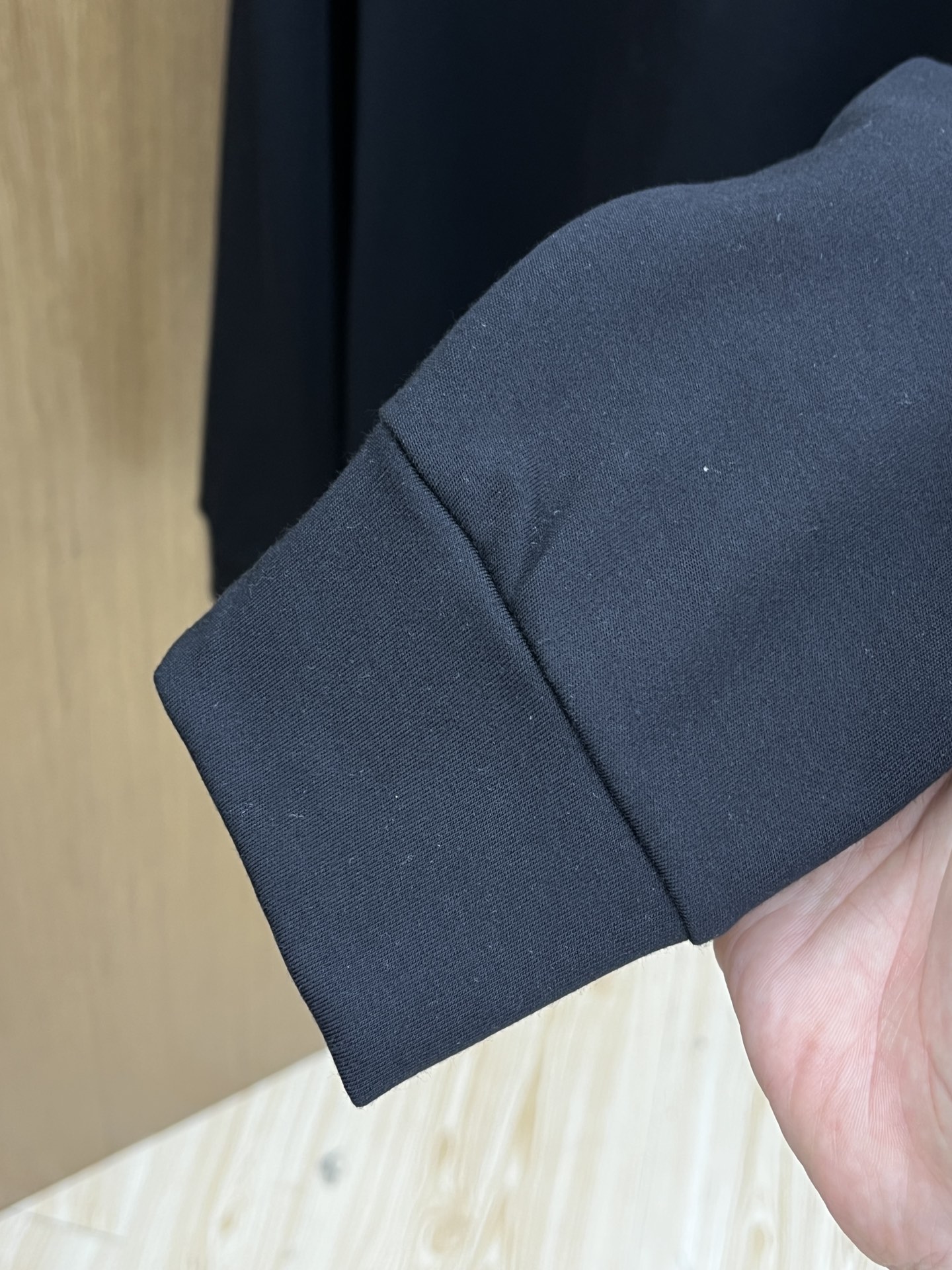 秋冬 FD 25ss秋季【新品】新款贸易订单圆领长袖网红款！上身舒适透气，不僵硬，整体有着丰富的立体感，