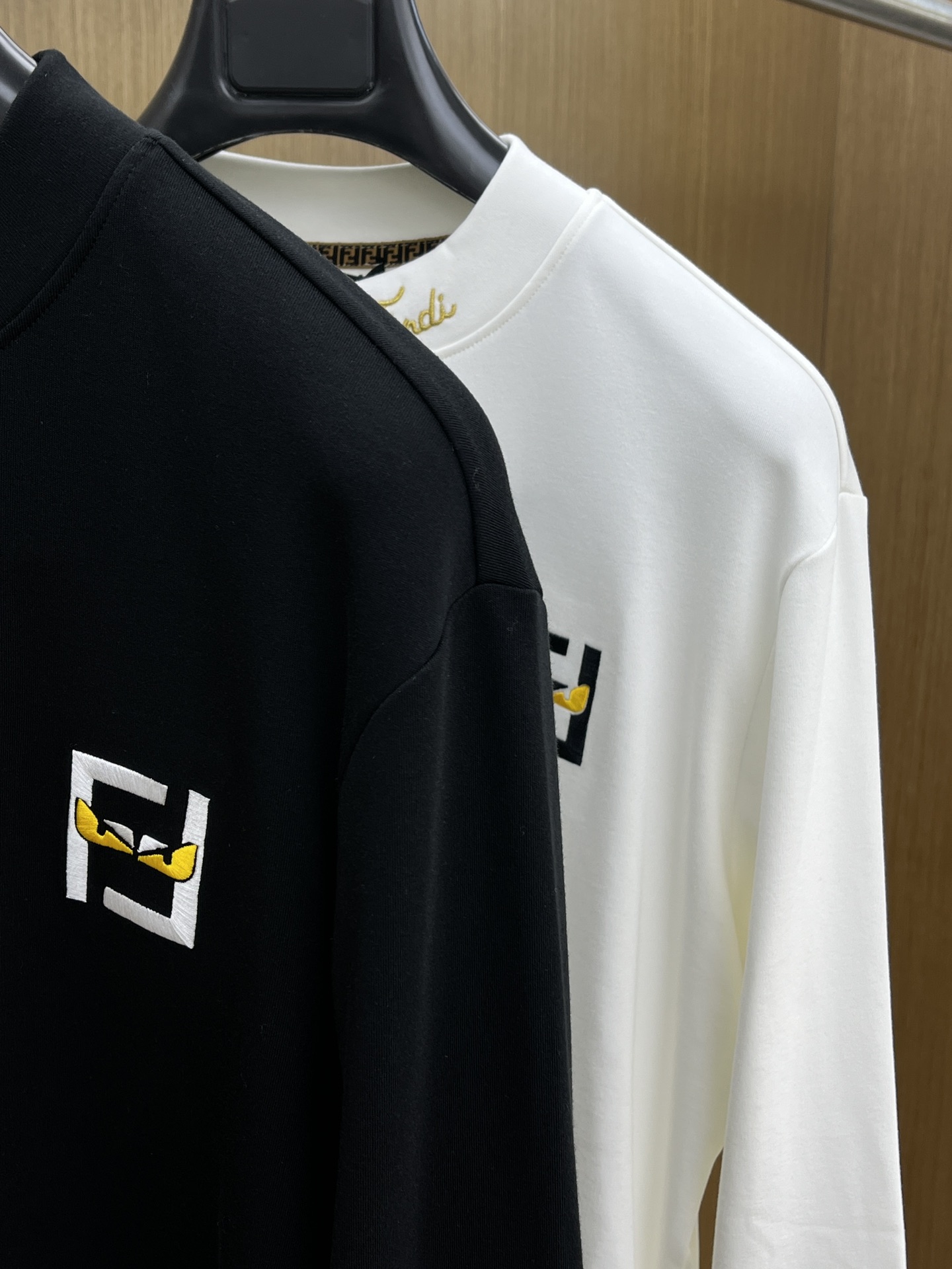 秋冬 FD 25ss秋季【新品】新款贸易订单圆领长袖网红款！上身舒适透气，不僵硬，整体有着丰富的立体感，