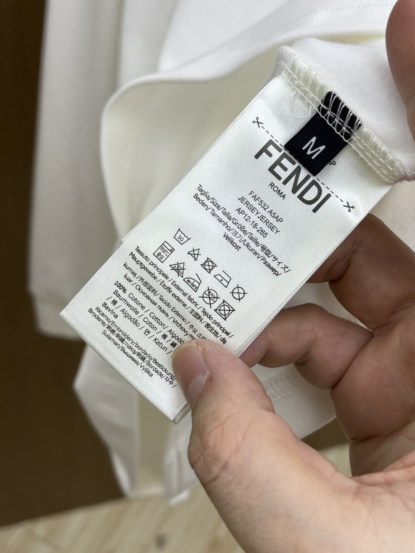 秋冬 FD 25ss秋季【新品】新款贸易订单圆领长袖网红款！上身舒适透气，不僵硬，整体有着丰富的立体感，