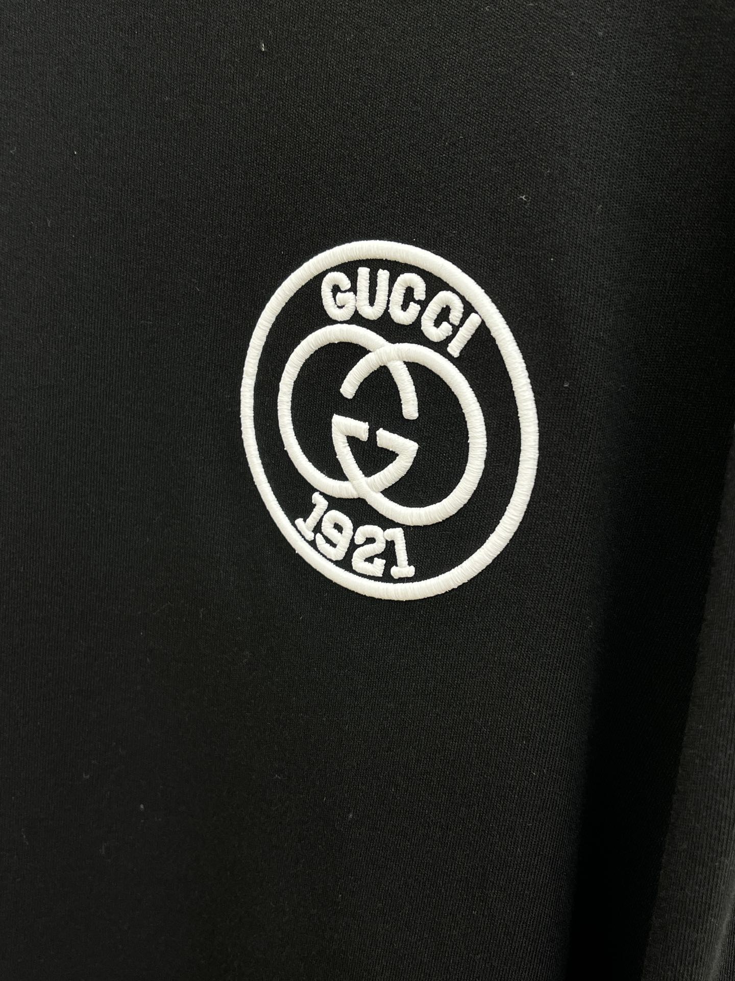 秋冬 GUC 25ss秋季【新品】新款贸易订单圆领长袖网红款！上身舒适透气，不僵硬，整体有着丰富的立体感