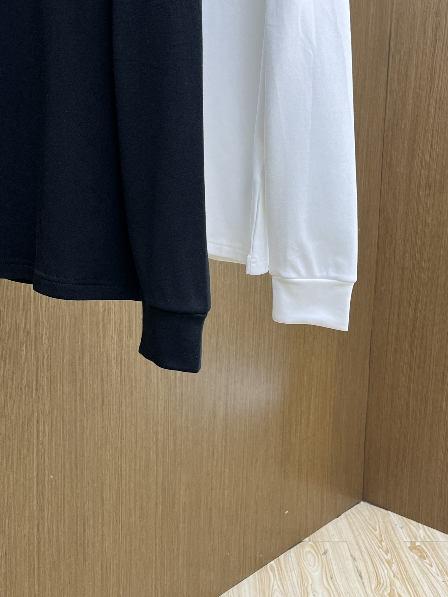 秋冬 GUC 25ss秋季【新品】新款贸易订单圆领长袖网红款！上身舒适透气，不僵硬，整体有着丰富的立体感