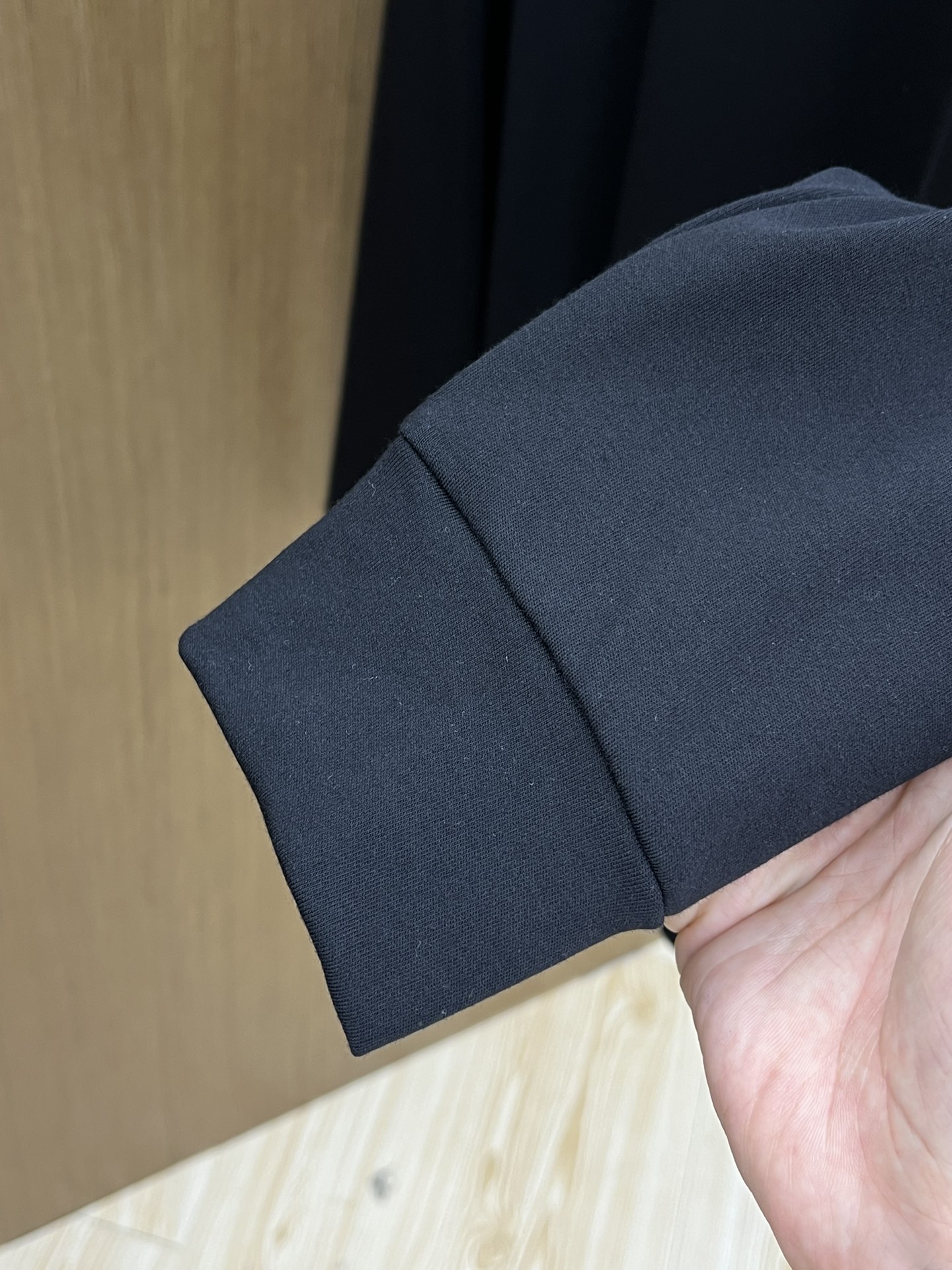 秋冬 GUC 25ss秋季【新品】新款贸易订单圆领长袖网红款！上身舒适透气，不僵硬，整体有着丰富的立体感