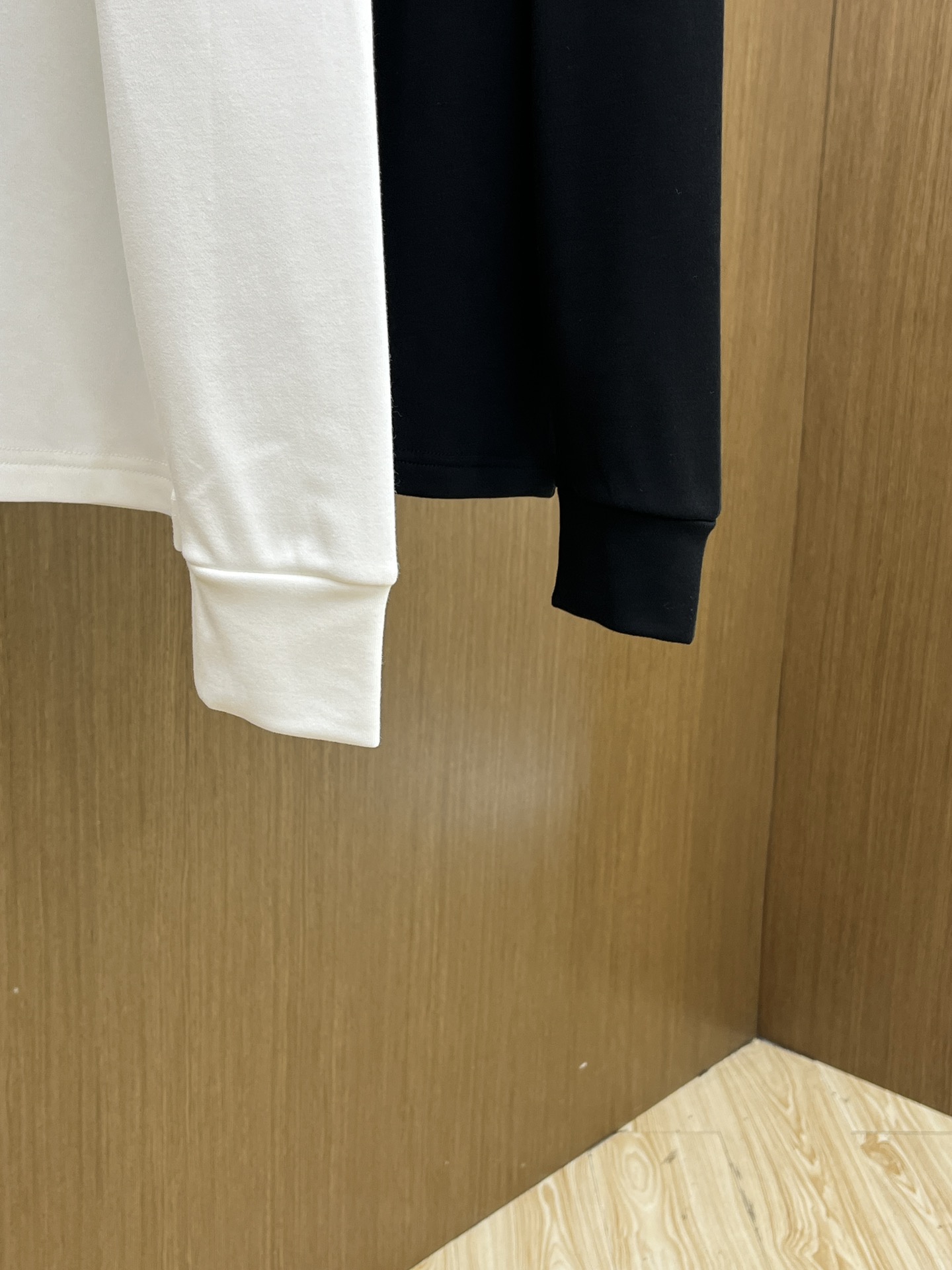 秋冬 GUC 25ss秋季【新品】新款贸易订单圆领长袖网红款！上身舒适透气，不僵硬，整体有着丰富的立体感