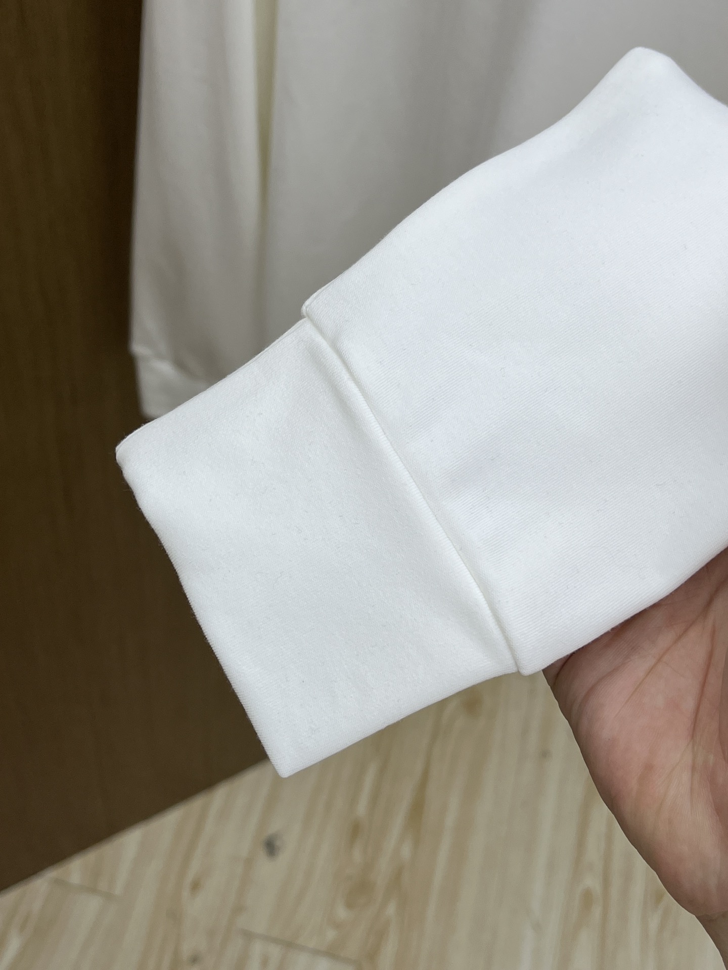 秋冬 GUC 25ss秋季【新品】新款贸易订单圆领长袖网红款！上身舒适透气，不僵硬，整体有着丰富的立体感