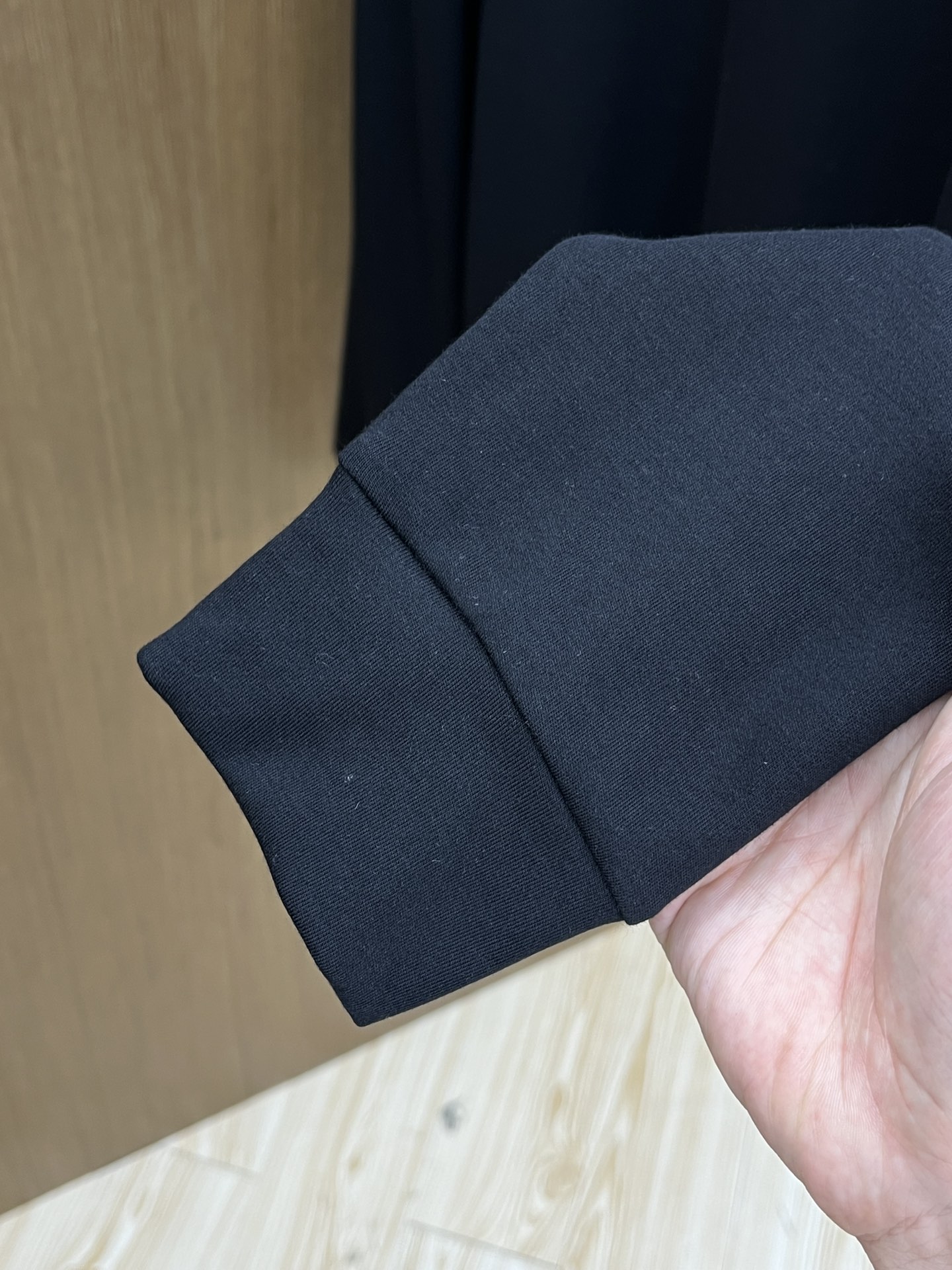 秋冬 PD 25ss秋季【新品】新款贸易订单圆领长袖网红款！上身舒适透气，不僵硬，整体有着丰富的立体感，