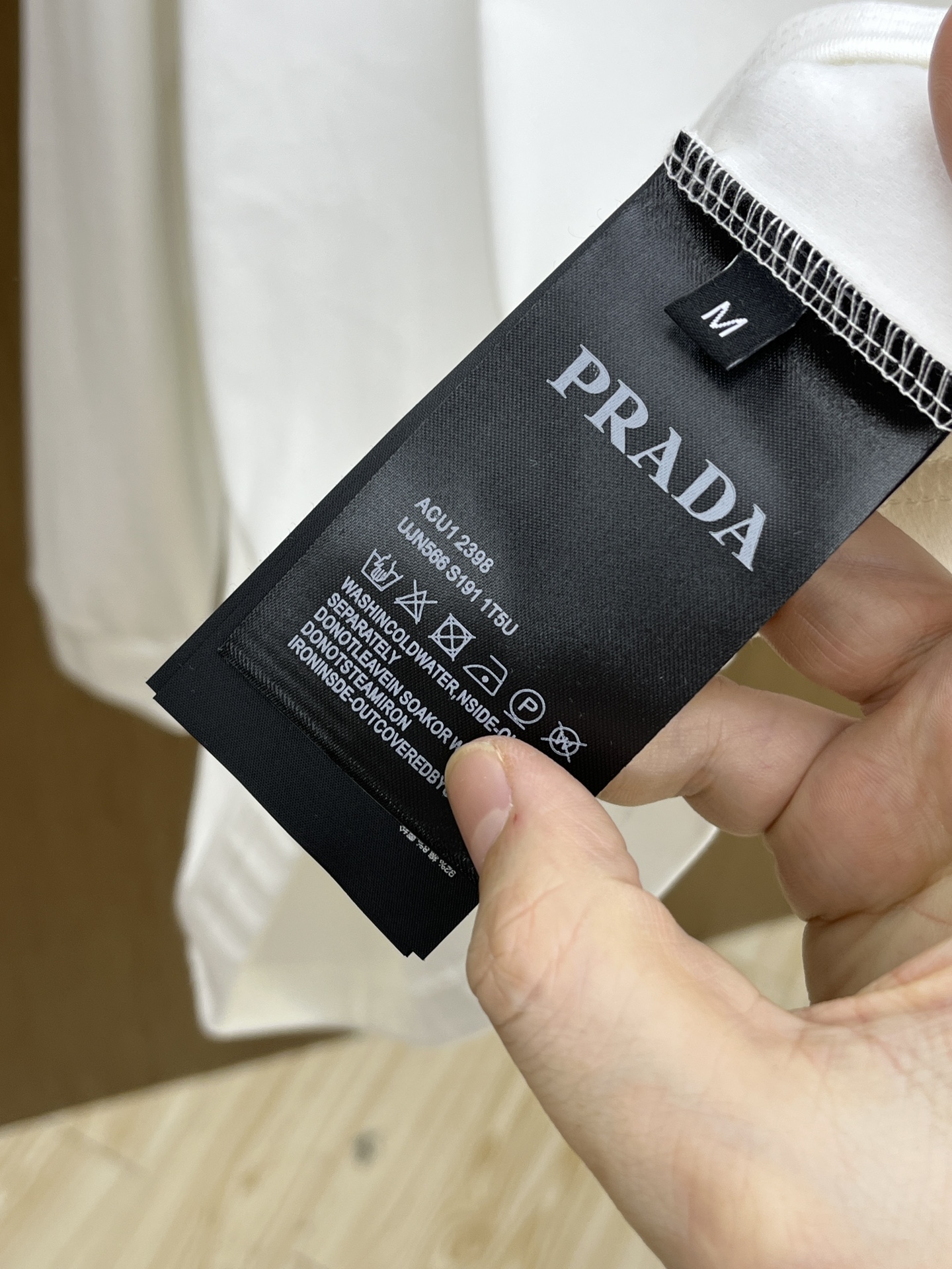 秋冬 PD 25ss秋季【新品】新款贸易订单圆领长袖网红款！上身舒适透气，不僵硬，整体有着丰富的立体感，