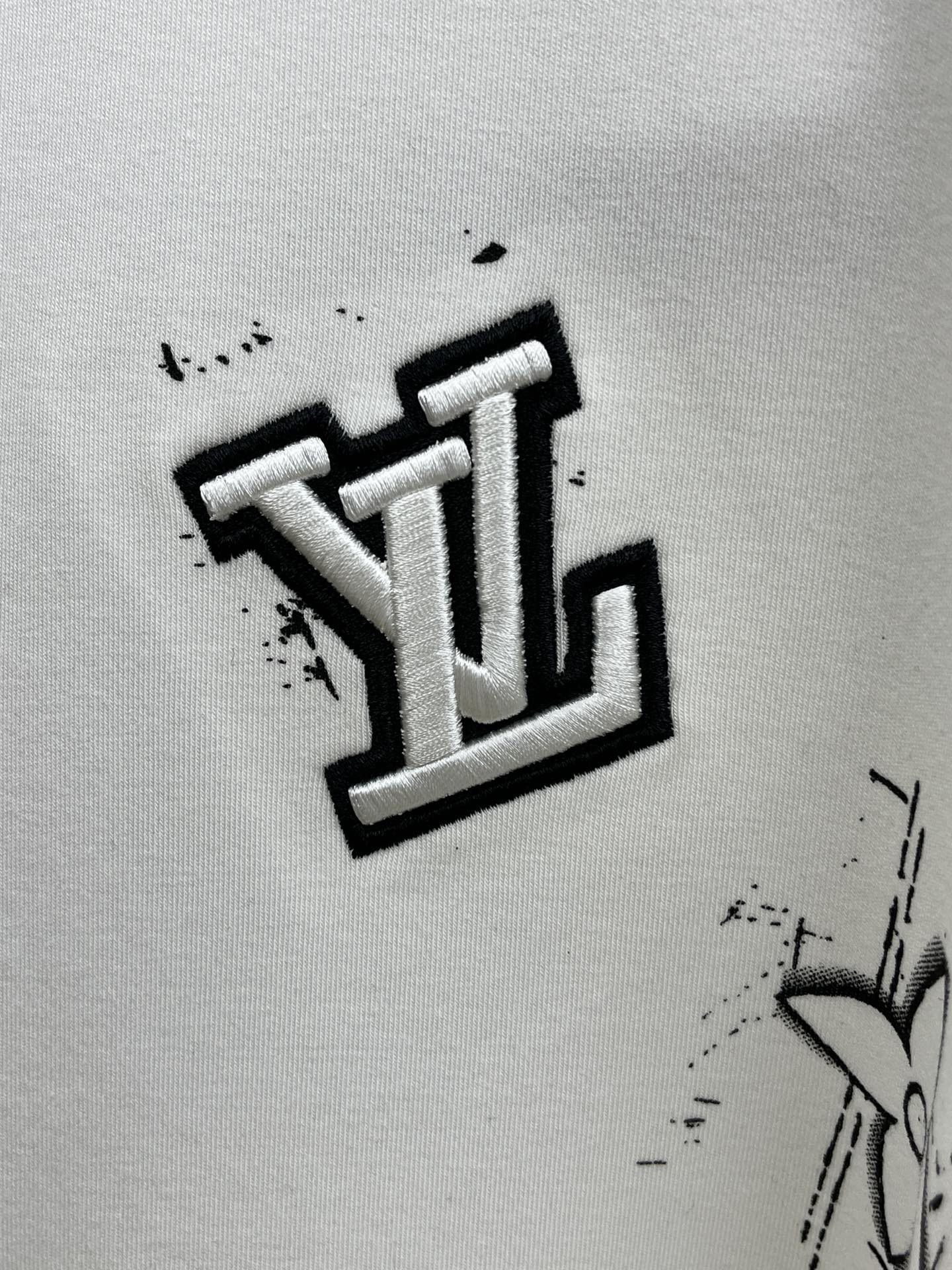 秋冬 LV 25ss秋季【新品】新款贸易订单圆领长袖网红款！上身舒适透气，不僵硬，整体有着丰富的立体感，