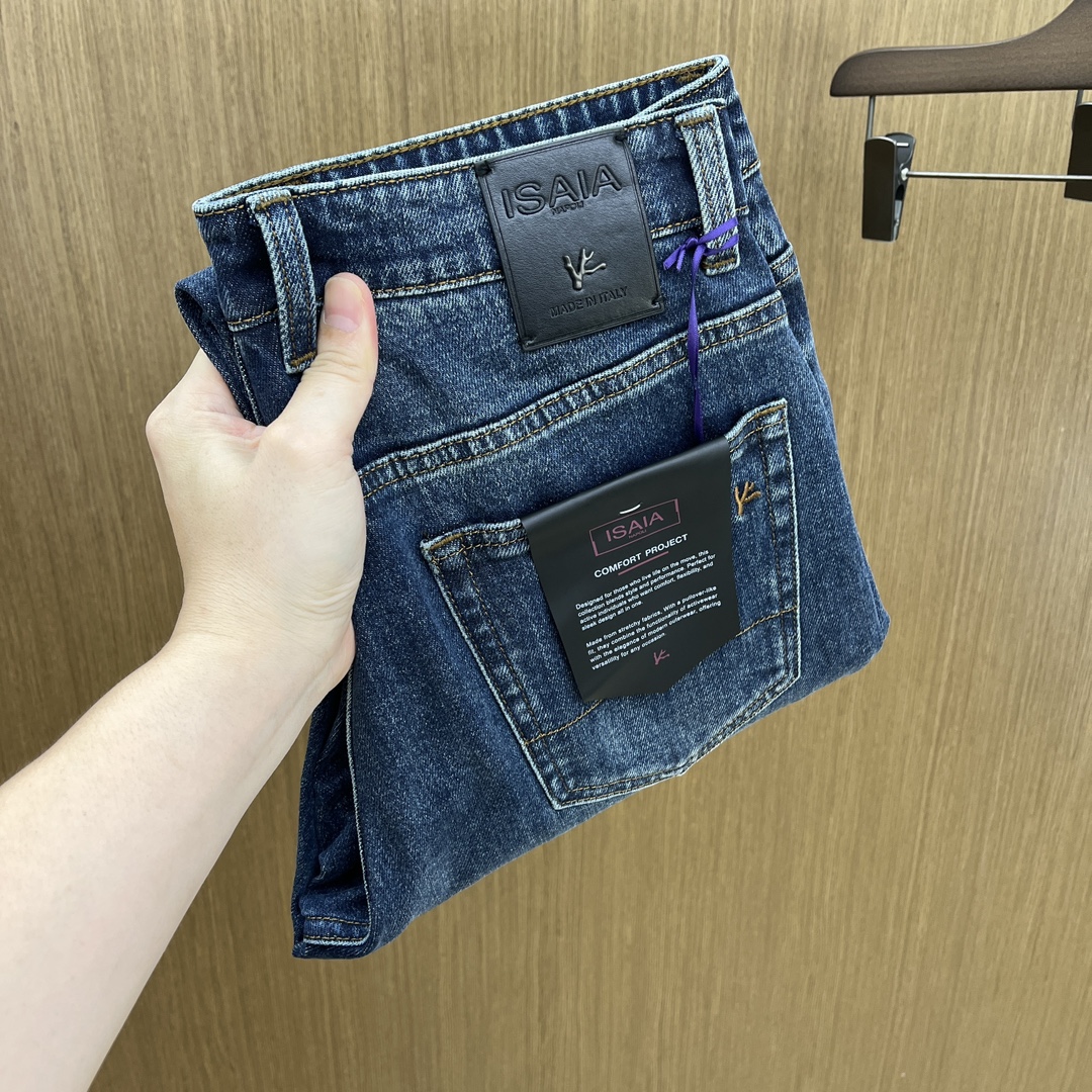 NO:527930,Autumn and winter ISSA high-end quality 25ss autumn and winter latest Dandong jeans are available at the counter simultaneously. Original custom reproduction. Customer-supplied hardware and accessories. Original quality. Imported denim fabric heavy-working washing. Fine workmanship and excellent upper body FBD preferred items!  SIZE:30-38 None 35 37,,jeans,alexander wang19860909秋冬 ISSA 高端品质 25ss秋冬最新款丹东牛仔裤 柜台同步发售 原版定制复刻 客供五金辅料 原单品质 进口牛仔面料重工洗水 做工走线精细 上身绝佳 fbd优选单品！ SIZE:30-38无35 37,,jeans,alexander wang,Men's clothing