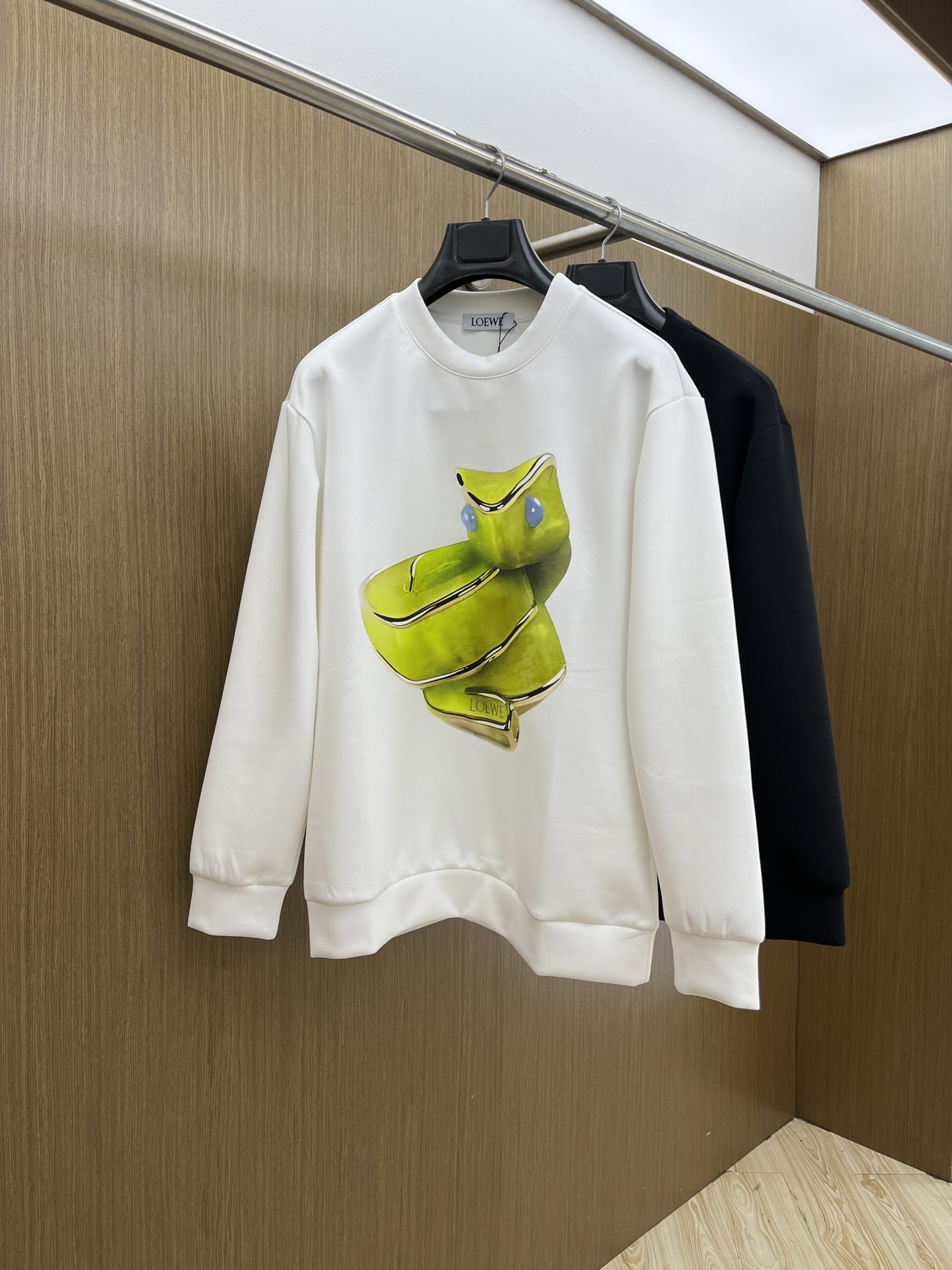 NO:529231,Autumn and Winter LOE FW autumn and Winter new printed round neck terry sweatshirts with high-end brand fabric 380 grams terry high gram weight Exclusive customized customer supply High-end quality same style for men and women Official website details Brand logo design Complete three standards Differentiate market currency fyl random comparison Size XS-L Order to report height and weight, loewe, hoodie, sweatshirts, alexander wang19860909秋冬 LOE FW秋冬新款印花圆领毛圈卫衣 采用高端大牌面料380克毛圈高克重 独家定制客供 品质高端 男女同款 官网细节 品牌logo设计 三标齐全 区别市场通货 fyl随意对比 尺码XS-L 下单报身高体重,,loewe,hoodie,sweatshirts,alexander wang,Men's clothing