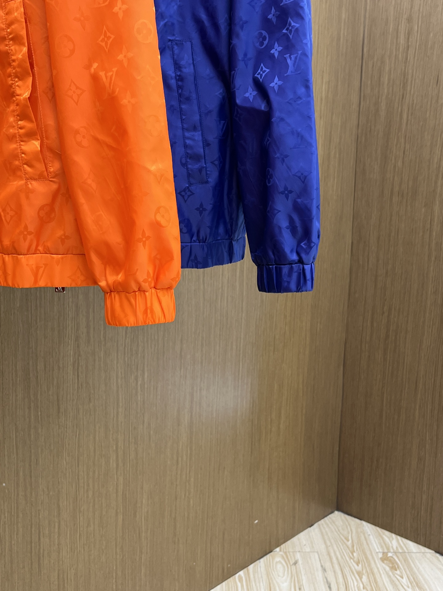 秋冬 2025SS LV 秋冬新品🆕夹克外套 系列专柜定制面料 透气舒适度高，细节无可挑剔，元素设计理念