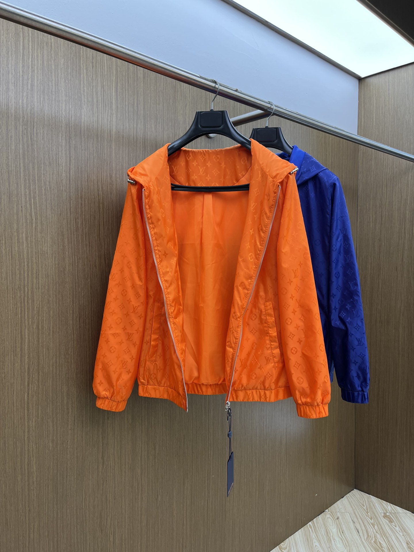 秋冬 2025SS LV 秋冬新品🆕夹克外套 系列专柜定制面料 透气舒适度高，细节无可挑剔，元素设计理念