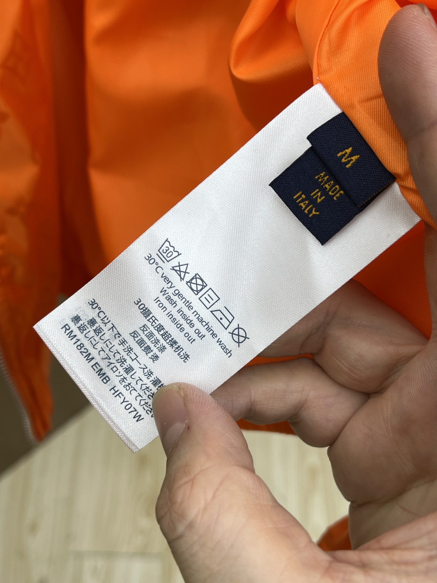 秋冬 2025SS LV 秋冬新品🆕夹克外套 系列专柜定制面料 透气舒适度高，细节无可挑剔，元素设计理念