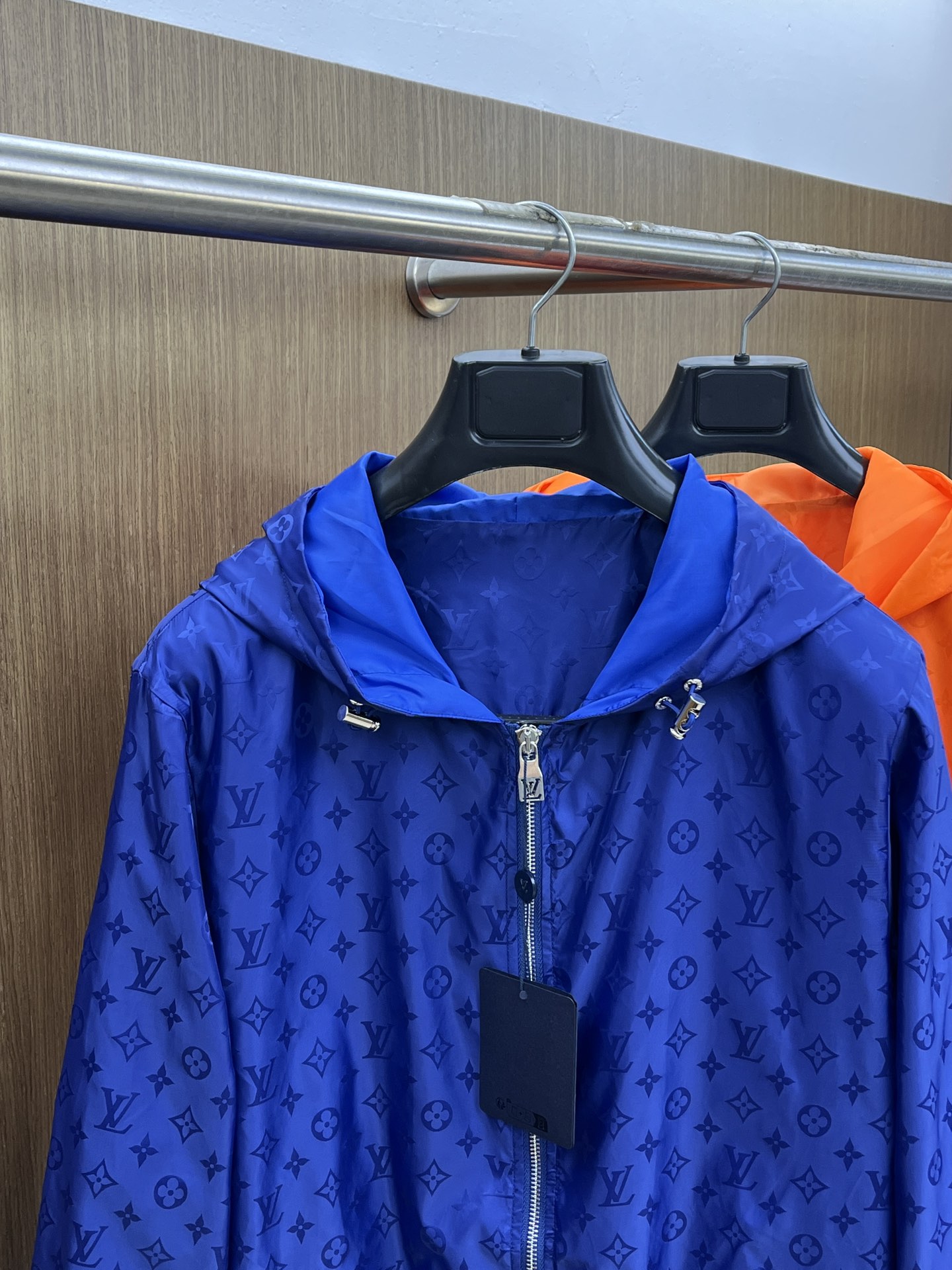 秋冬 2025SS LV 秋冬新品🆕夹克外套 系列专柜定制面料 透气舒适度高，细节无可挑剔，元素设计理念