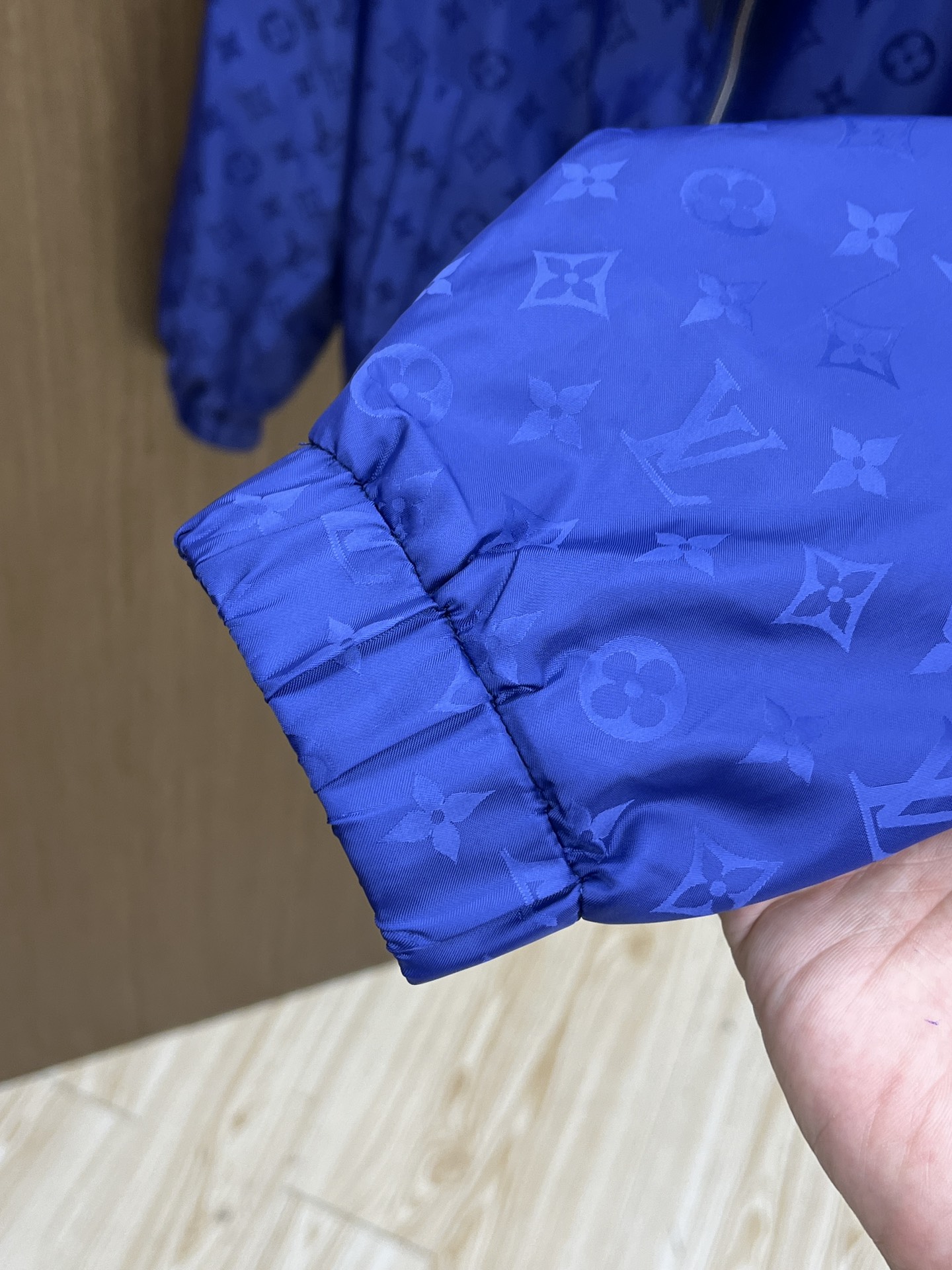 秋冬 2025SS LV 秋冬新品🆕夹克外套 系列专柜定制面料 透气舒适度高，细节无可挑剔，元素设计理念