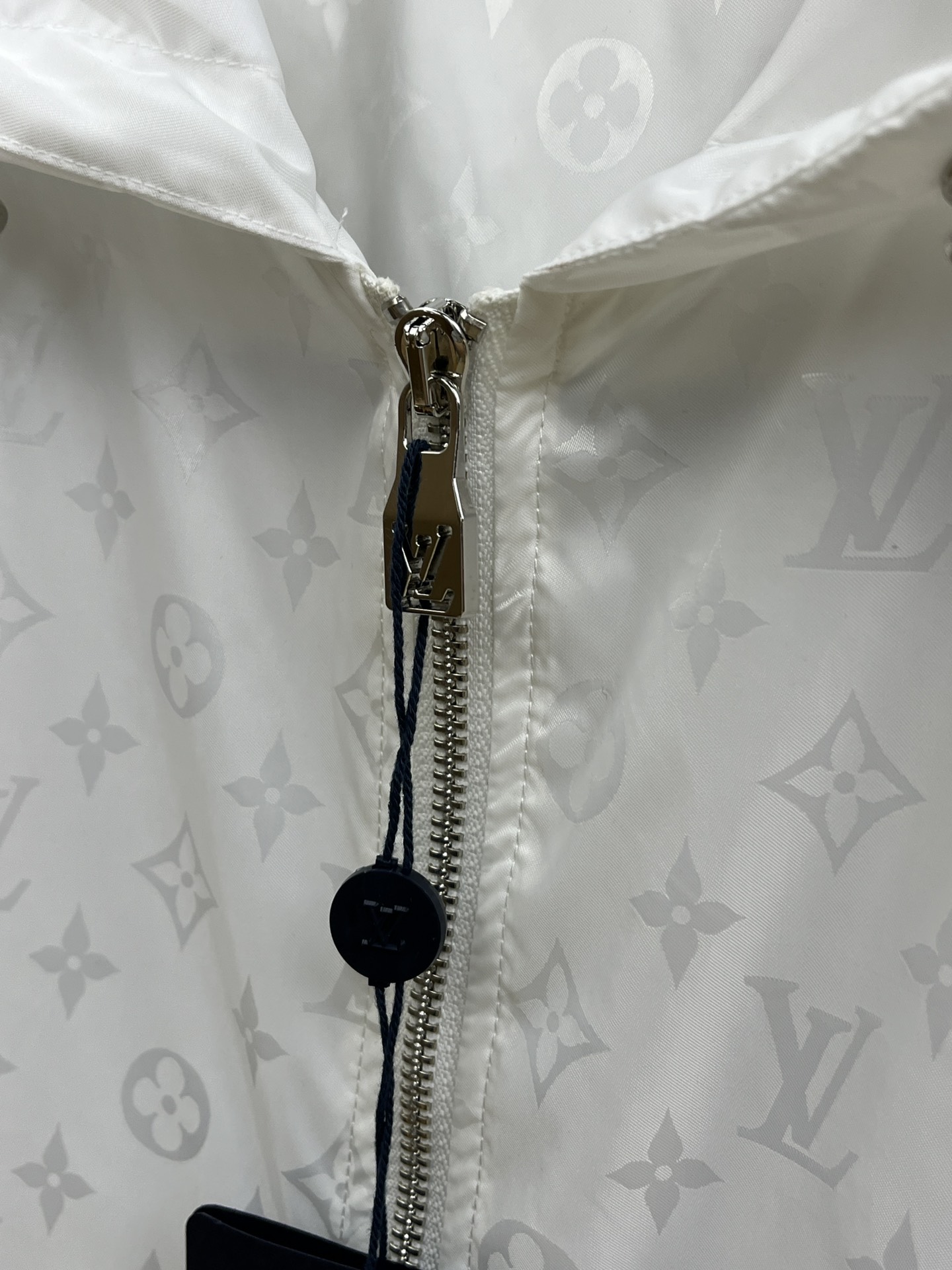 秋冬 2025SS LV 秋冬新品🆕夹克外套 系列专柜定制面料 透气舒适度高，细节无可挑剔，元素设计理念