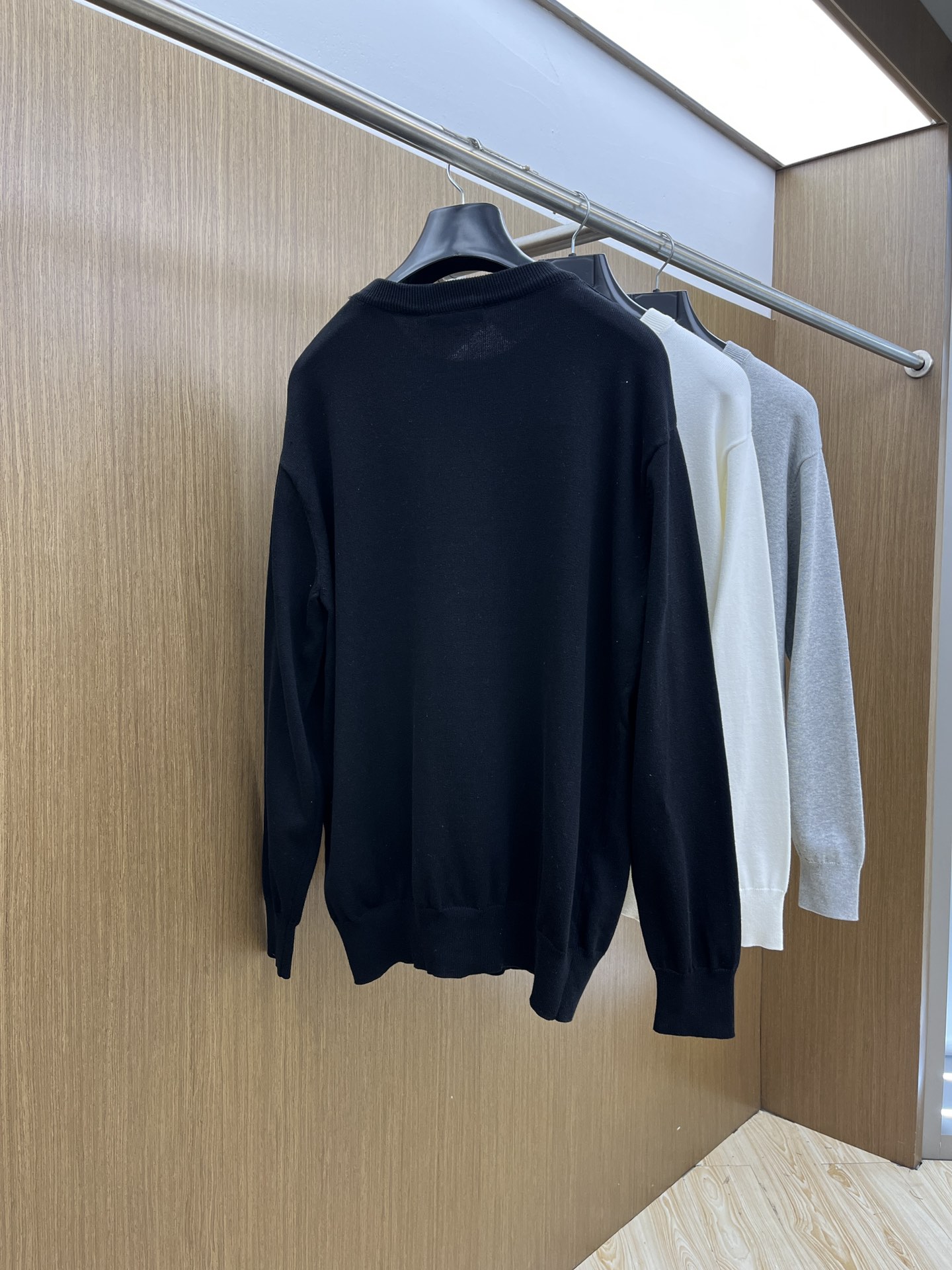 秋冬 Mon 🔥FW独家最新款男士休闲套头针织毛衣～高级定制 都市风十足 经典简约大气圆领打底针织毛衣。