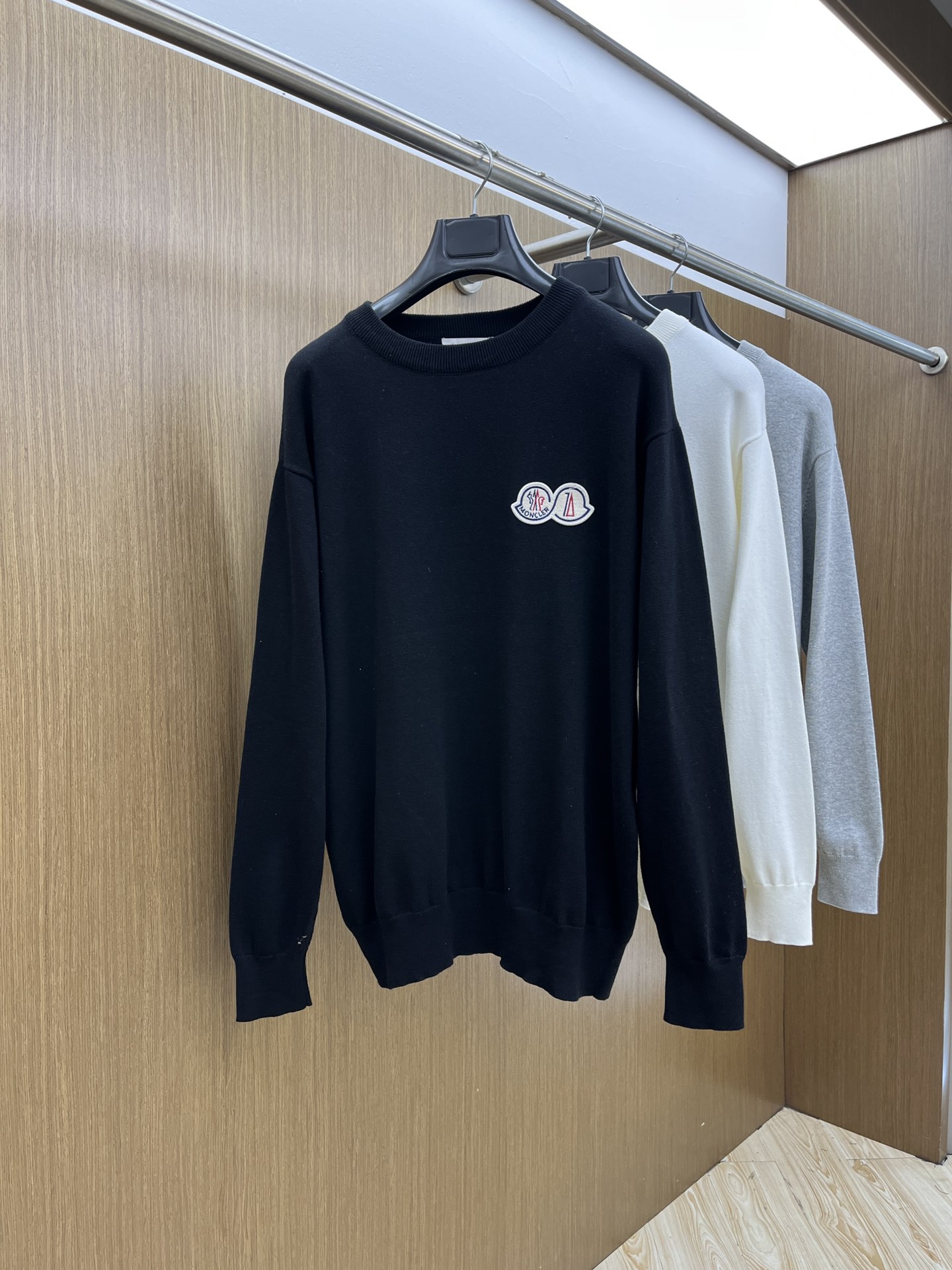 秋冬 Mon 🔥FW独家最新款男士休闲套头针织毛衣～高级定制 都市风十足 经典简约大气圆领打底针织毛衣。