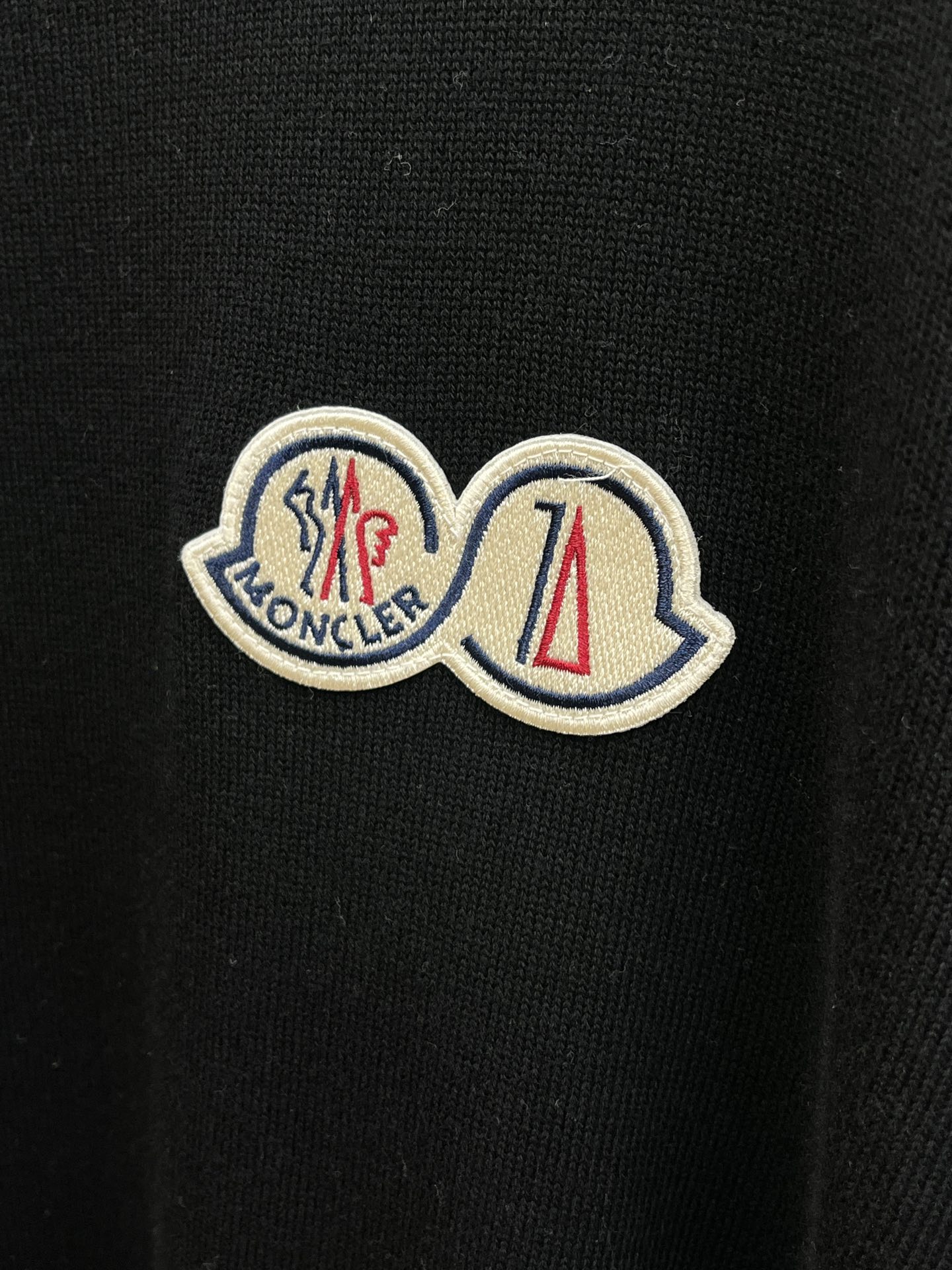 秋冬 Mon 🔥FW独家最新款男士休闲套头针织毛衣～高级定制 都市风十足 经典简约大气圆领打底针织毛衣。