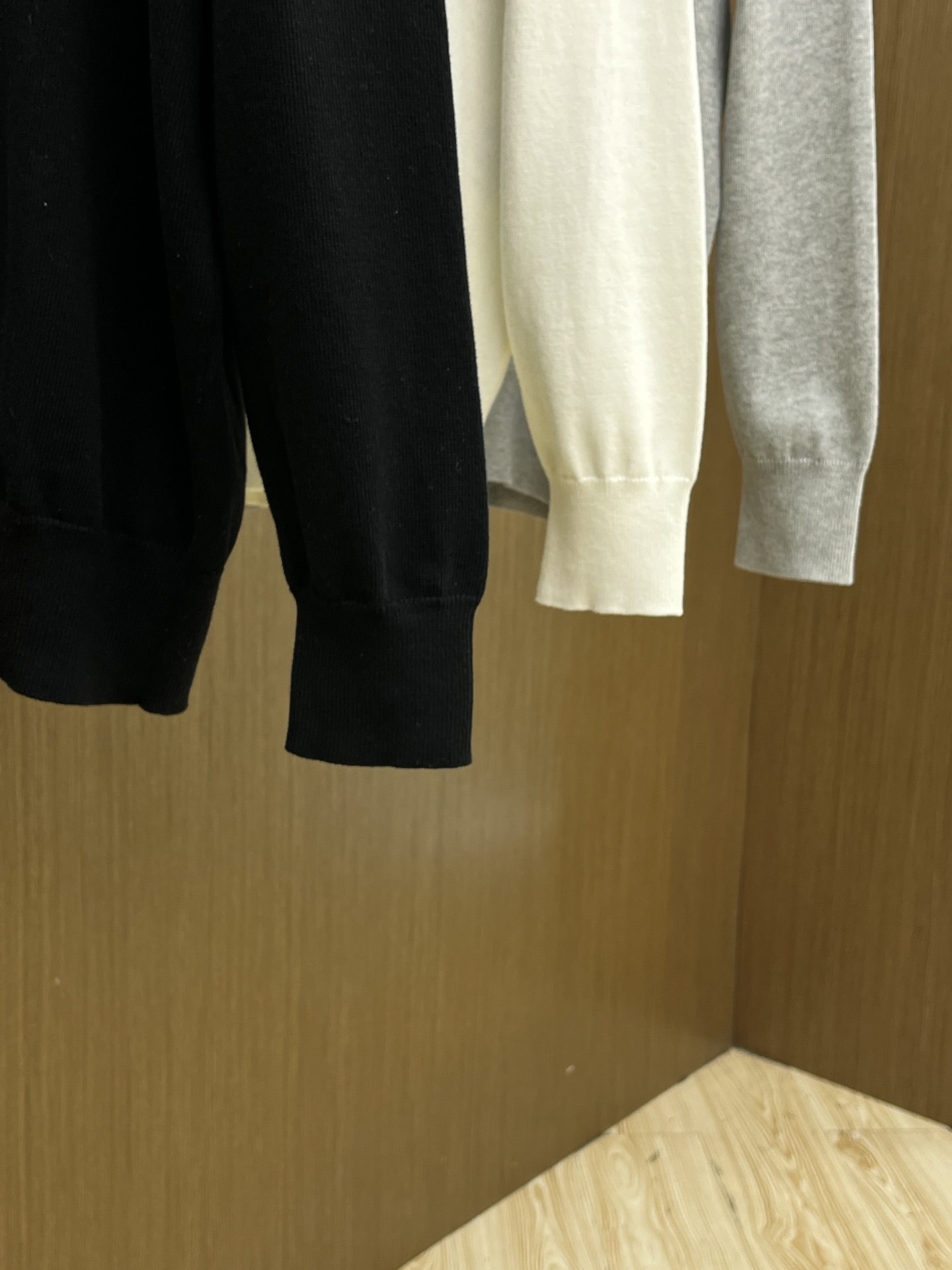 秋冬 Mon 🔥FW独家最新款男士休闲套头针织毛衣～高级定制 都市风十足 经典简约大气圆领打底针织毛衣。