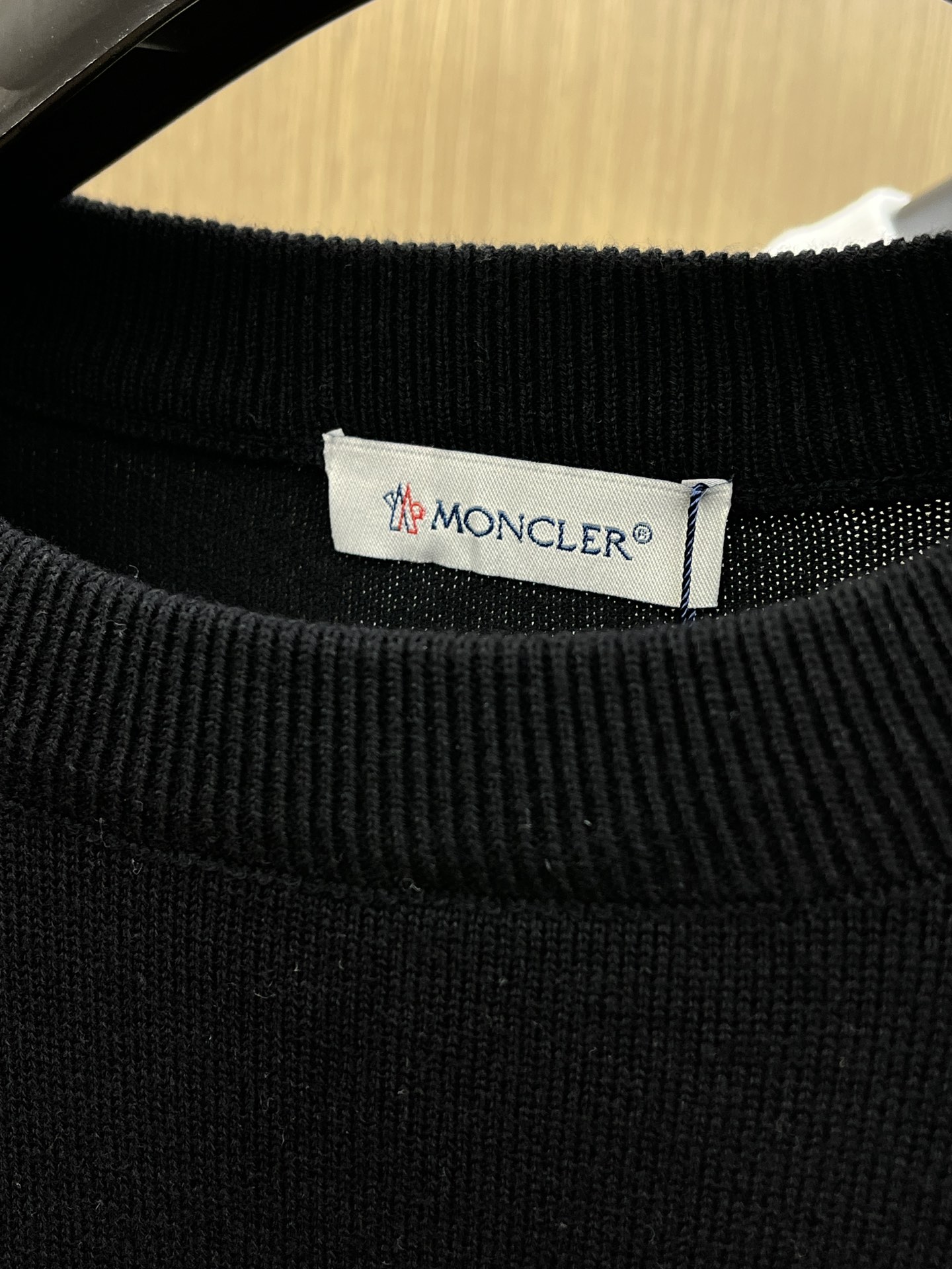 秋冬 Mon 🔥FW独家最新款男士休闲套头针织毛衣～高级定制 都市风十足 经典简约大气圆领打底针织毛衣。