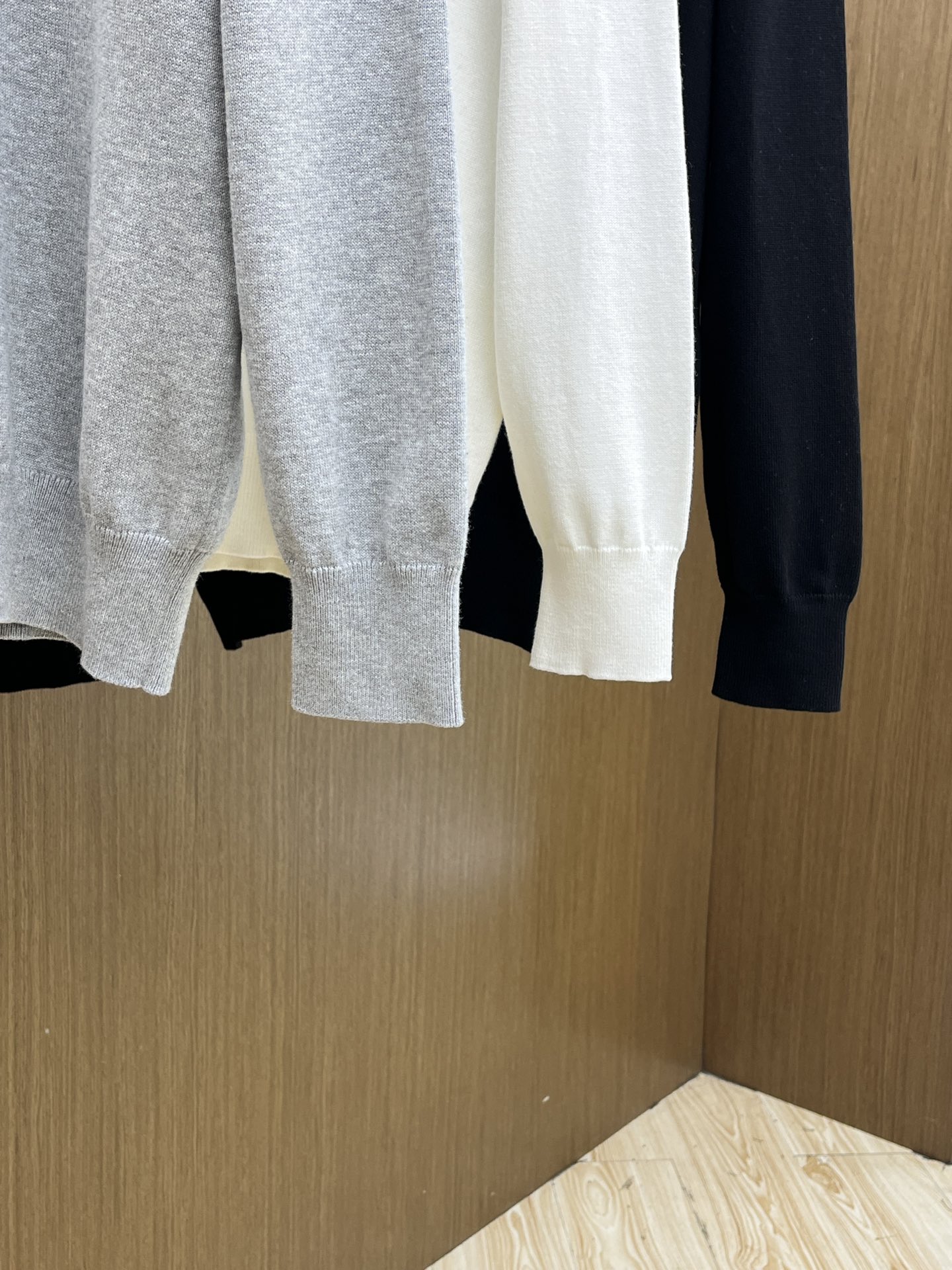 秋冬 Mon 🔥FW独家最新款男士休闲套头针织毛衣～高级定制 都市风十足 经典简约大气圆领打底针织毛衣。