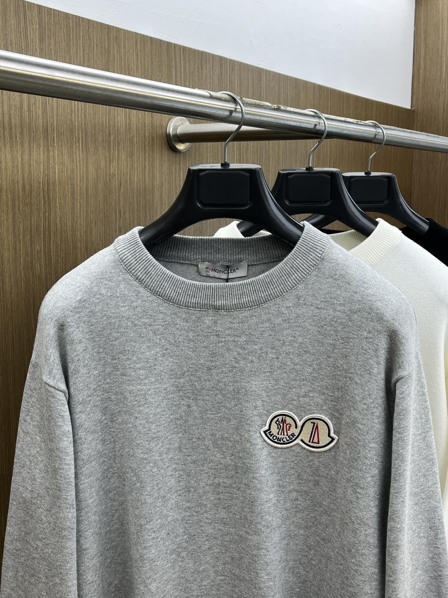 秋冬 Mon 🔥FW独家最新款男士休闲套头针织毛衣～高级定制 都市风十足 经典简约大气圆领打底针织毛衣。