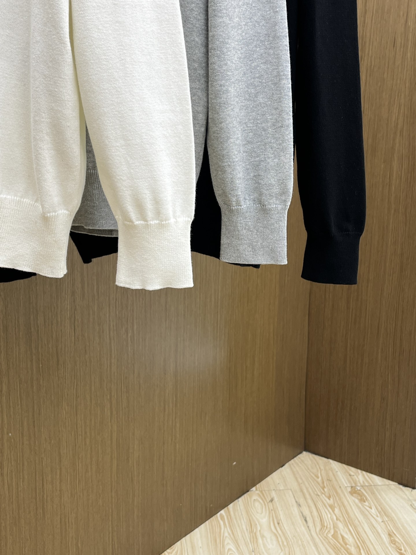 秋冬 Mon 🔥FW独家最新款男士休闲套头针织毛衣～高级定制 都市风十足 经典简约大气圆领打底针织毛衣。