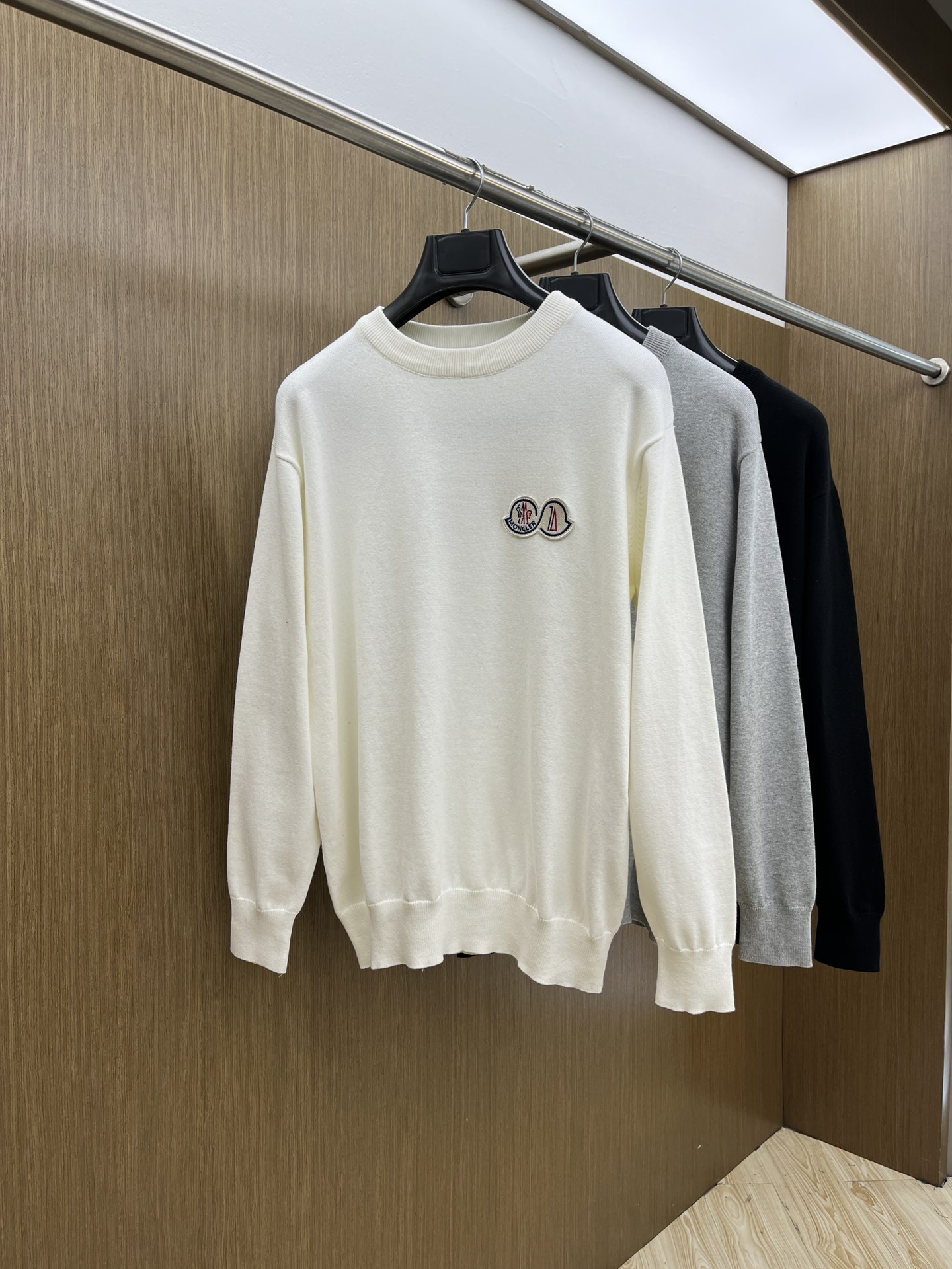 秋冬 Mon 🔥FW独家最新款男士休闲套头针织毛衣～高级定制 都市风十足 经典简约大气圆领打底针织毛衣。