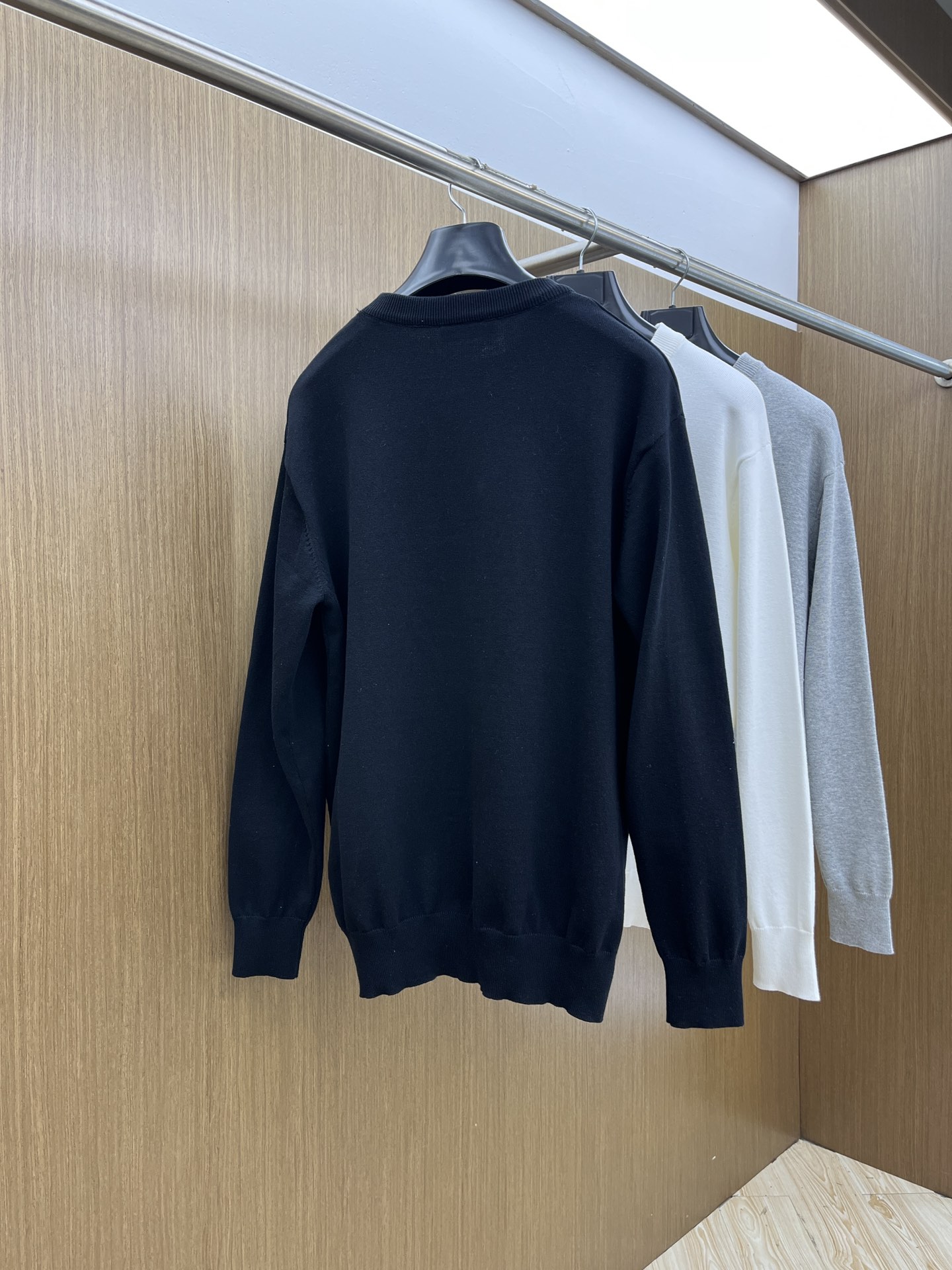 秋冬 Mon 🔥FW独家最新款男士休闲套头针织毛衣～高级定制 都市风十足 经典简约大气圆领打底针织毛衣。