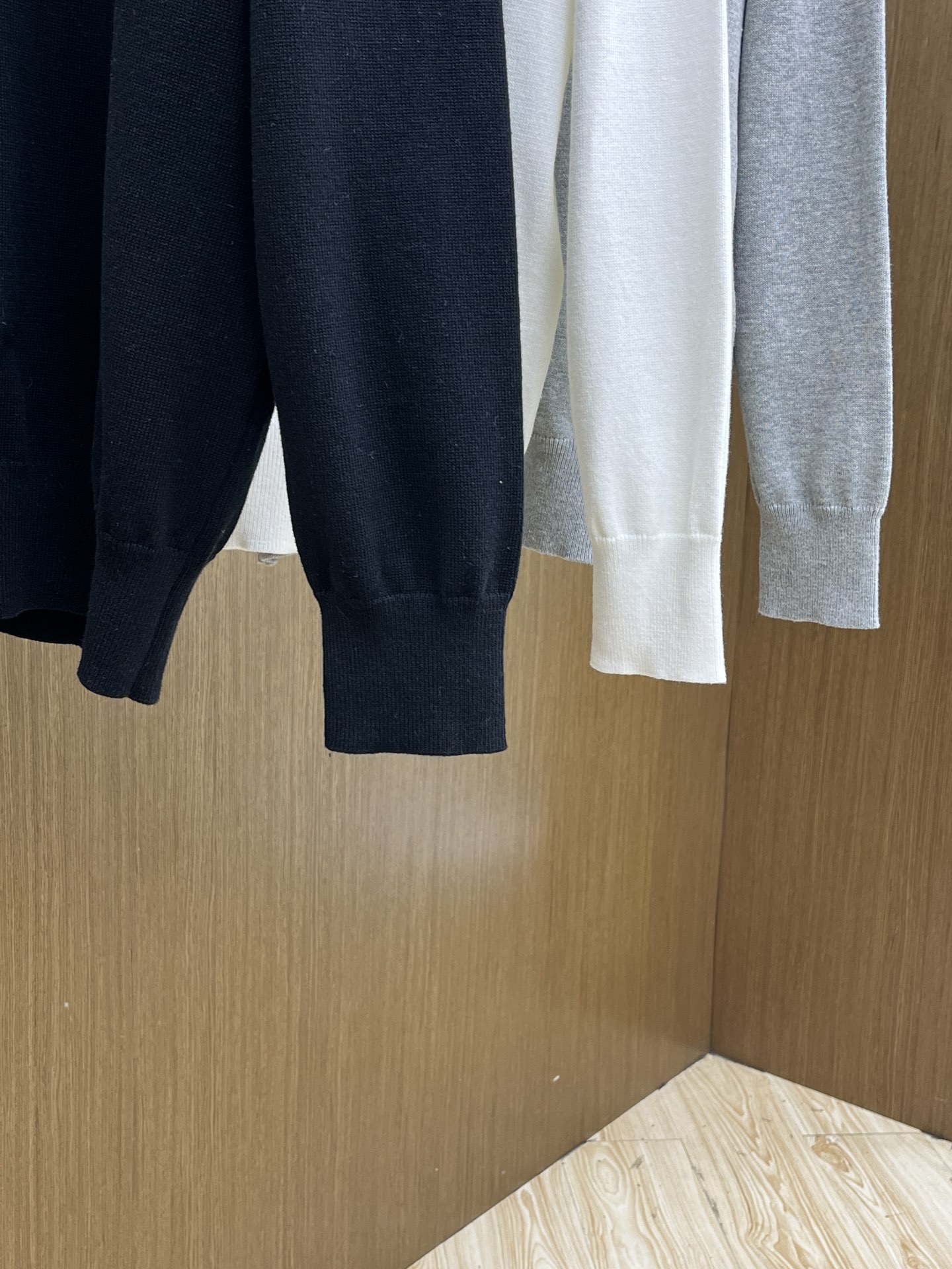 秋冬 Mon 🔥FW独家最新款男士休闲套头针织毛衣～高级定制 都市风十足 经典简约大气圆领打底针织毛衣。