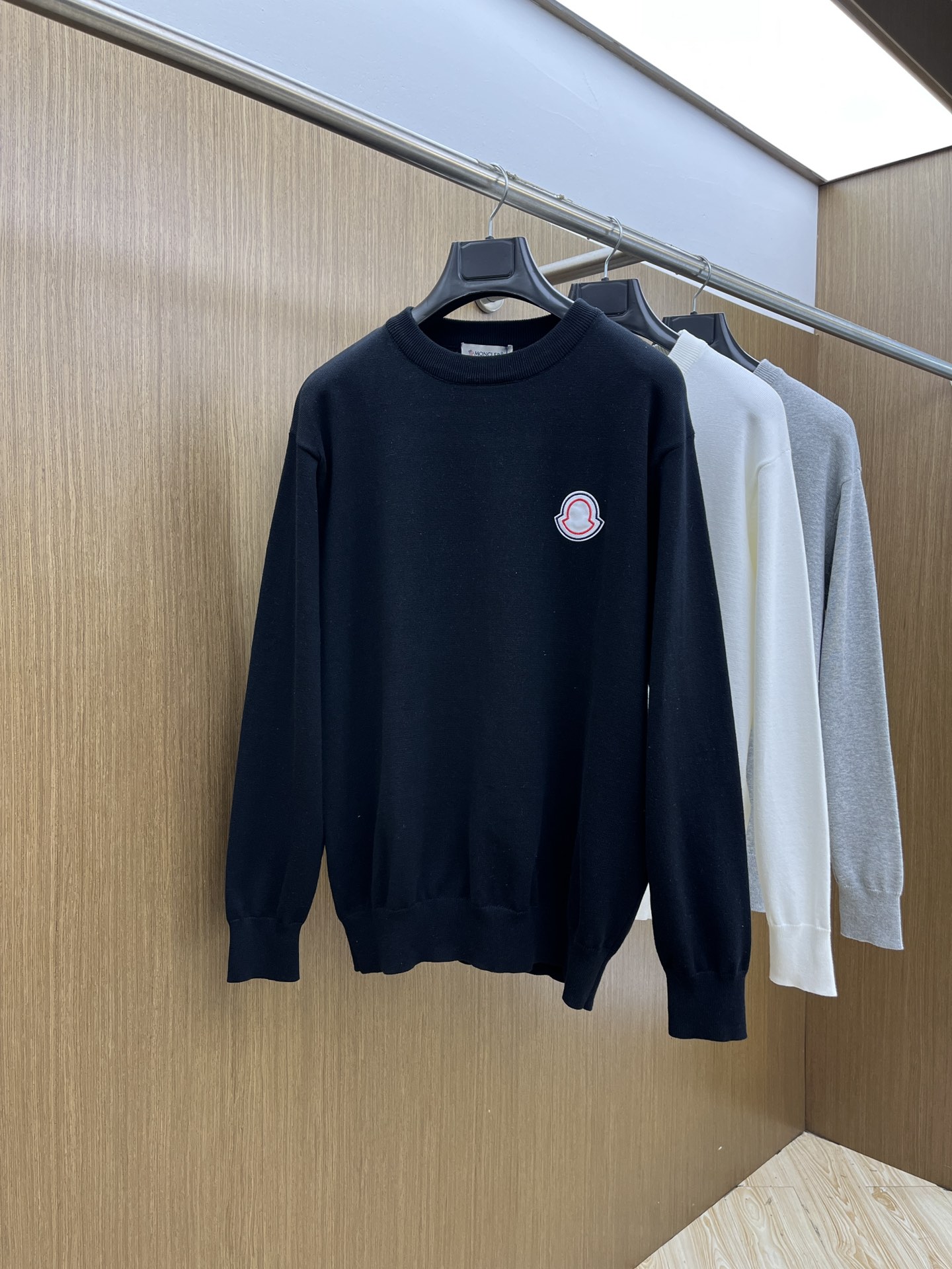 秋冬 Mon 🔥FW独家最新款男士休闲套头针织毛衣～高级定制 都市风十足 经典简约大气圆领打底针织毛衣。