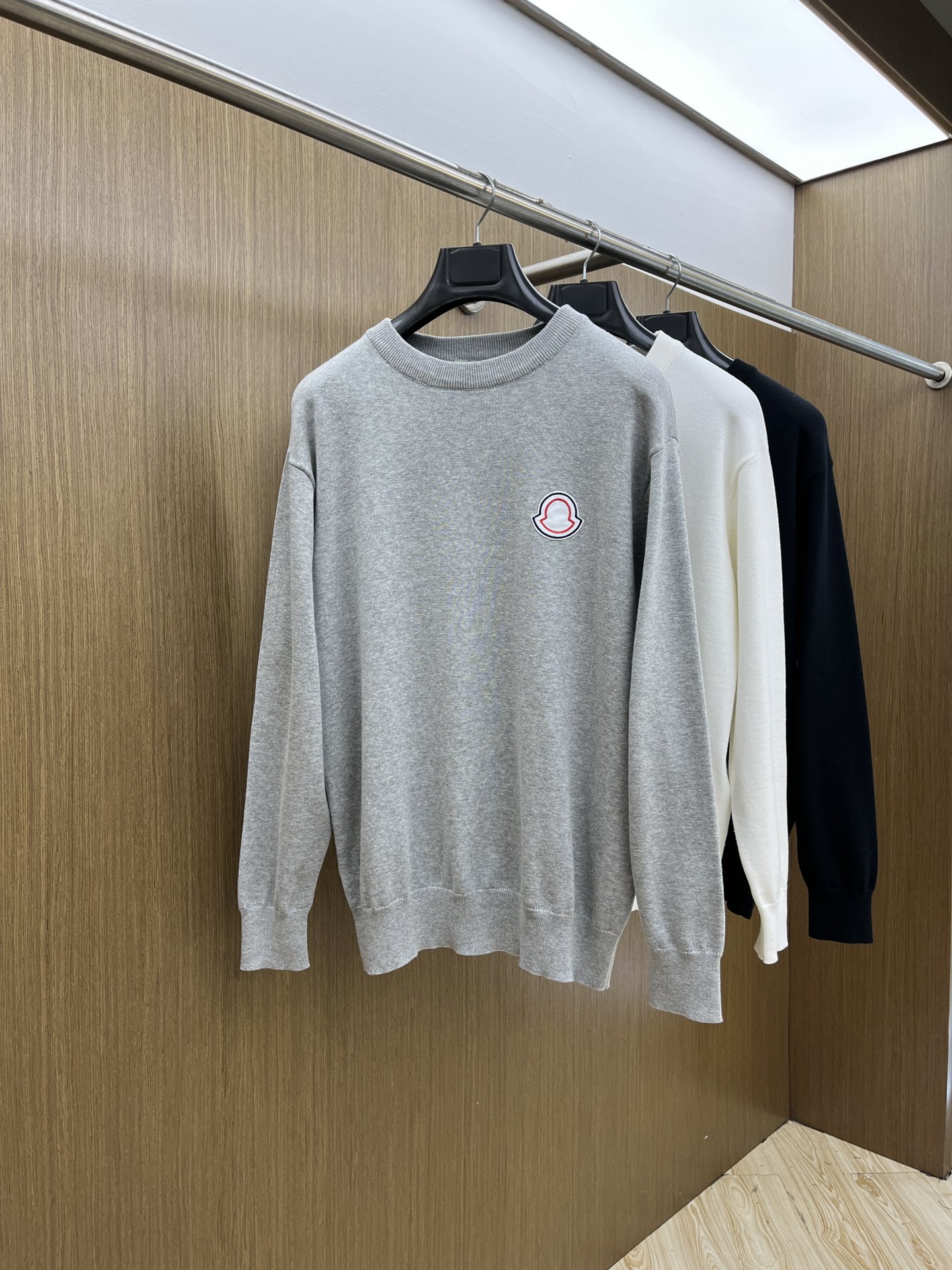 秋冬 Mon 🔥FW独家最新款男士休闲套头针织毛衣～高级定制 都市风十足 经典简约大气圆领打底针织毛衣。