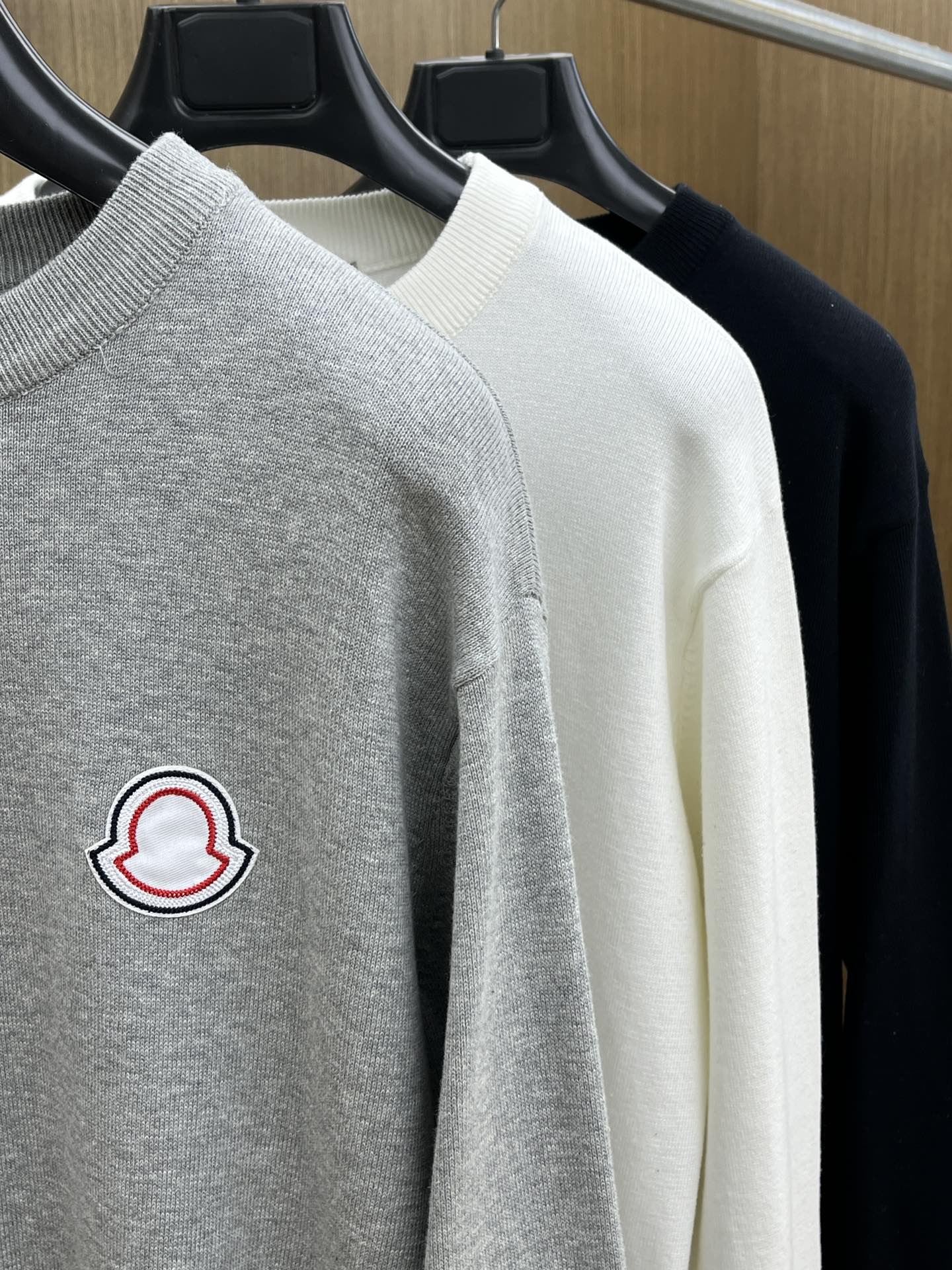 秋冬 Mon 🔥FW独家最新款男士休闲套头针织毛衣～高级定制 都市风十足 经典简约大气圆领打底针织毛衣。