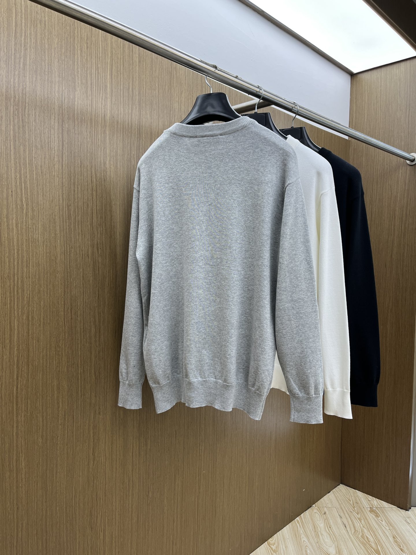 秋冬 Mon 🔥FW独家最新款男士休闲套头针织毛衣～高级定制 都市风十足 经典简约大气圆领打底针织毛衣。