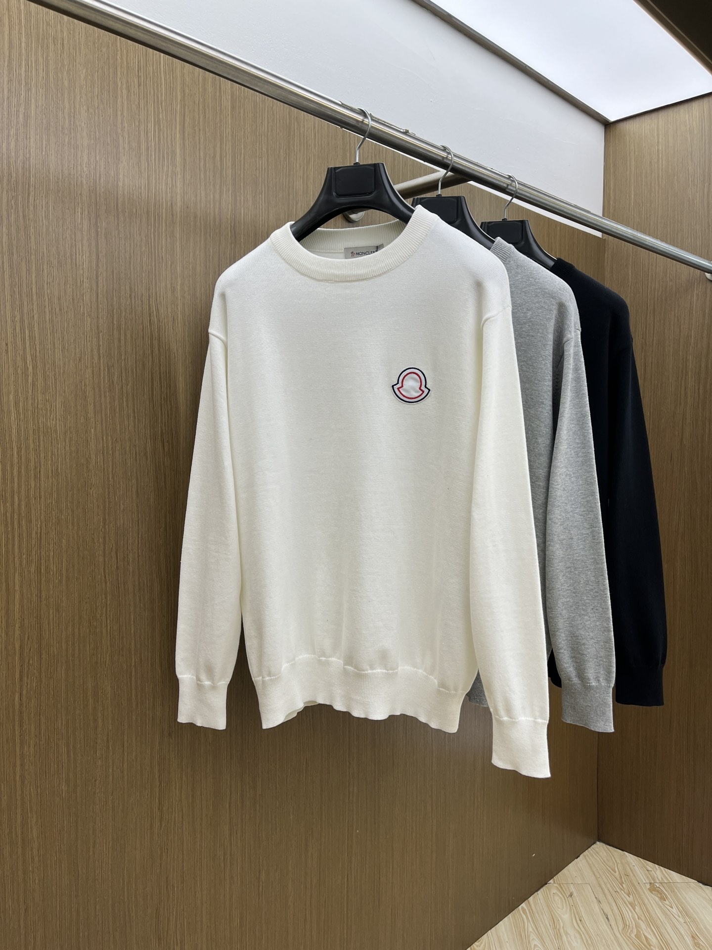 秋冬 Mon 🔥FW独家最新款男士休闲套头针织毛衣～高级定制 都市风十足 经典简约大气圆领打底针织毛衣。