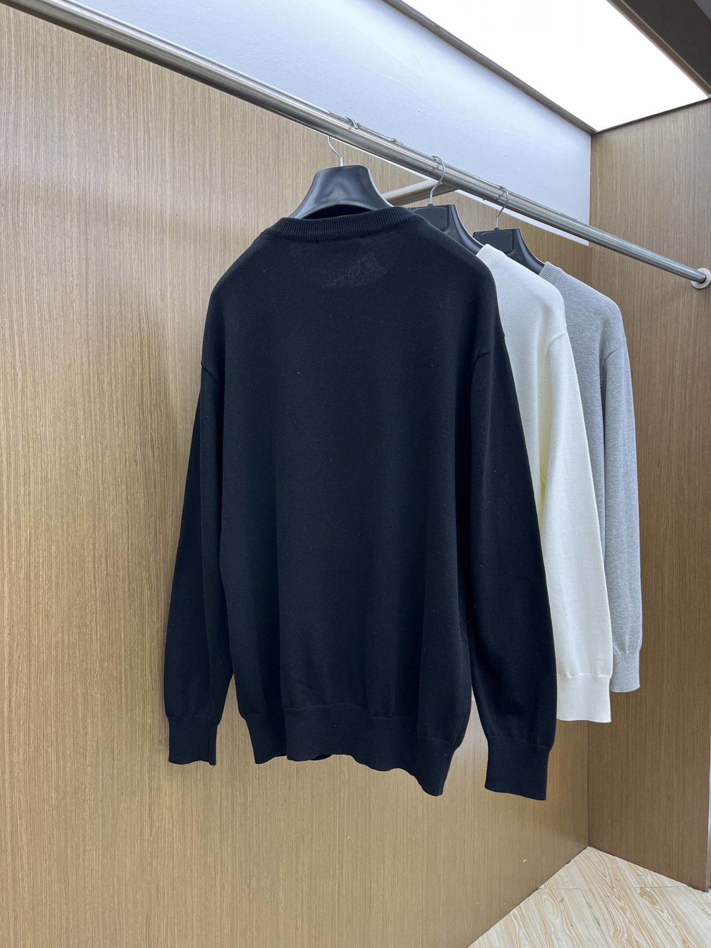 秋冬 Mon 🔥FW独家最新款男士休闲套头针织毛衣～高级定制 都市风十足 经典简约大气圆领打底针织毛衣。