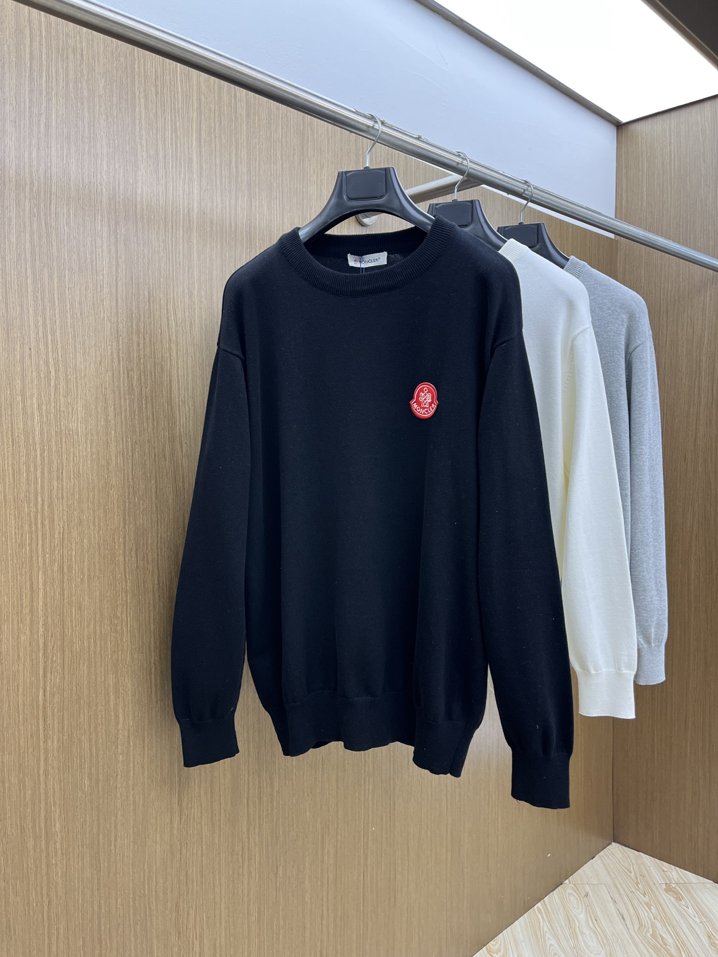 秋冬 Mon 🔥FW独家最新款男士休闲套头针织毛衣～高级定制 都市风十足 经典简约大气圆领打底针织毛衣。