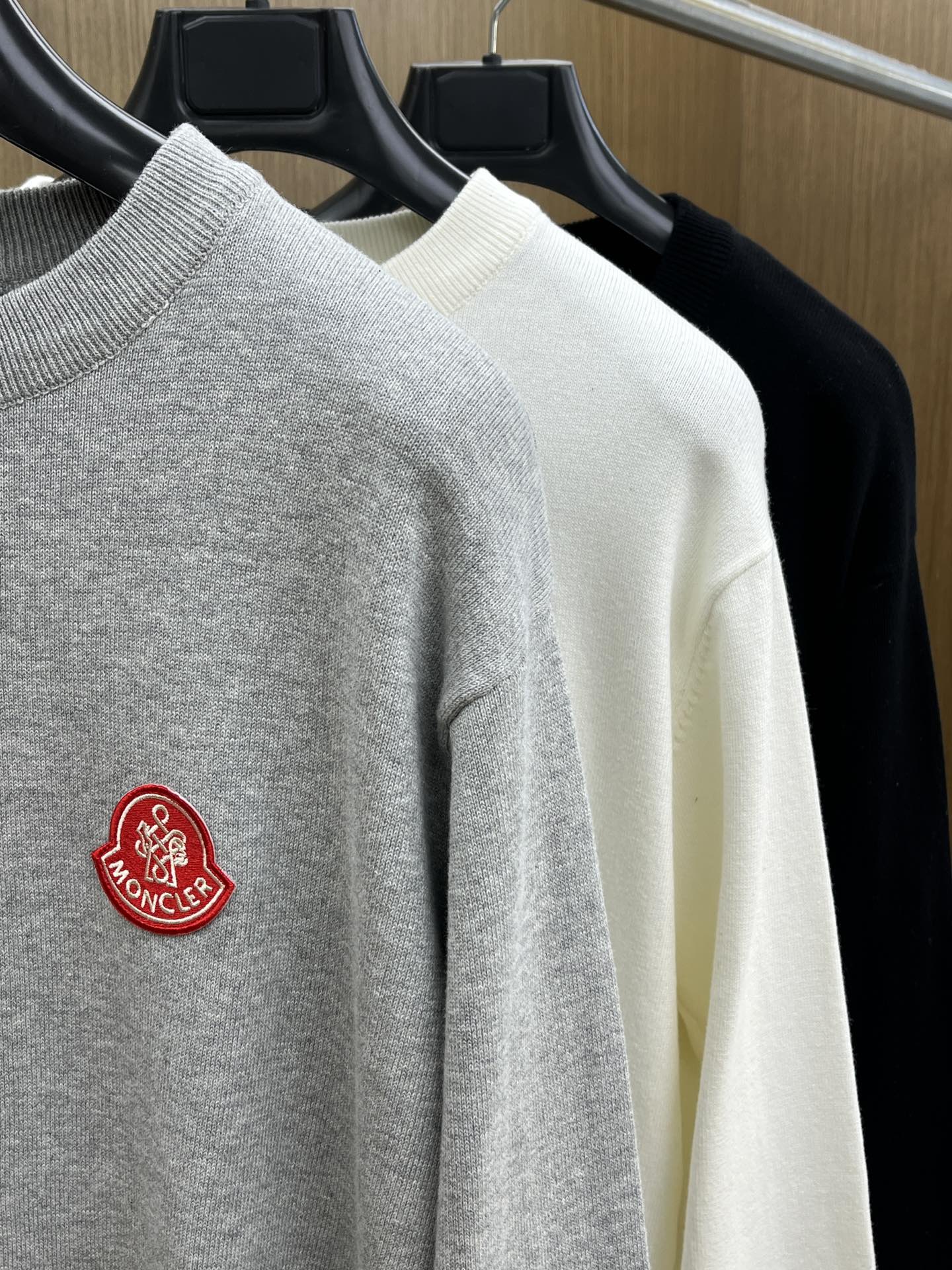 秋冬 Mon 🔥FW独家最新款男士休闲套头针织毛衣～高级定制 都市风十足 经典简约大气圆领打底针织毛衣。