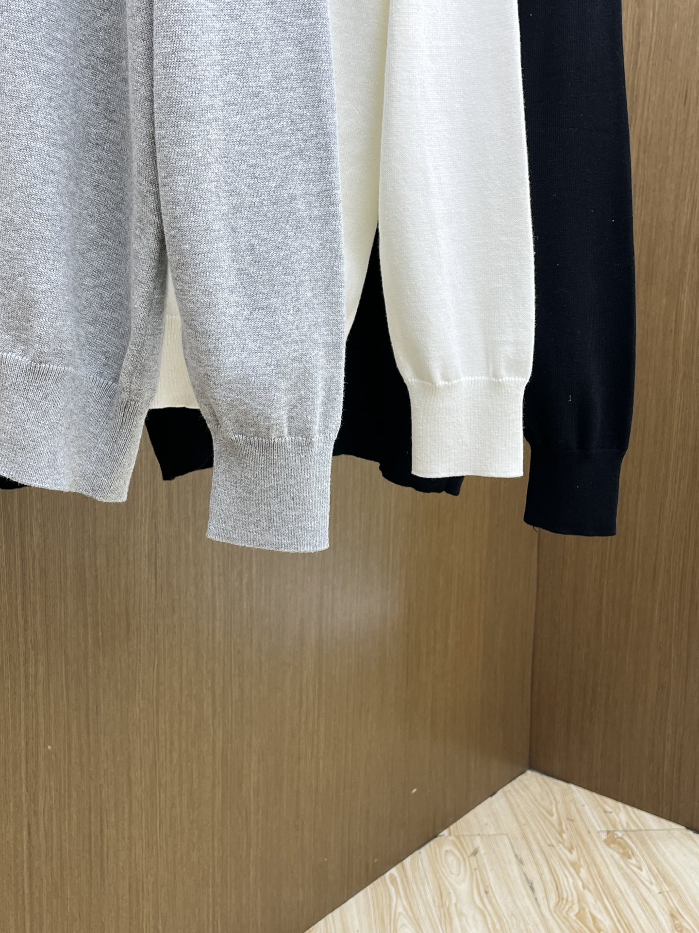 秋冬 Mon 🔥FW独家最新款男士休闲套头针织毛衣～高级定制 都市风十足 经典简约大气圆领打底针织毛衣。