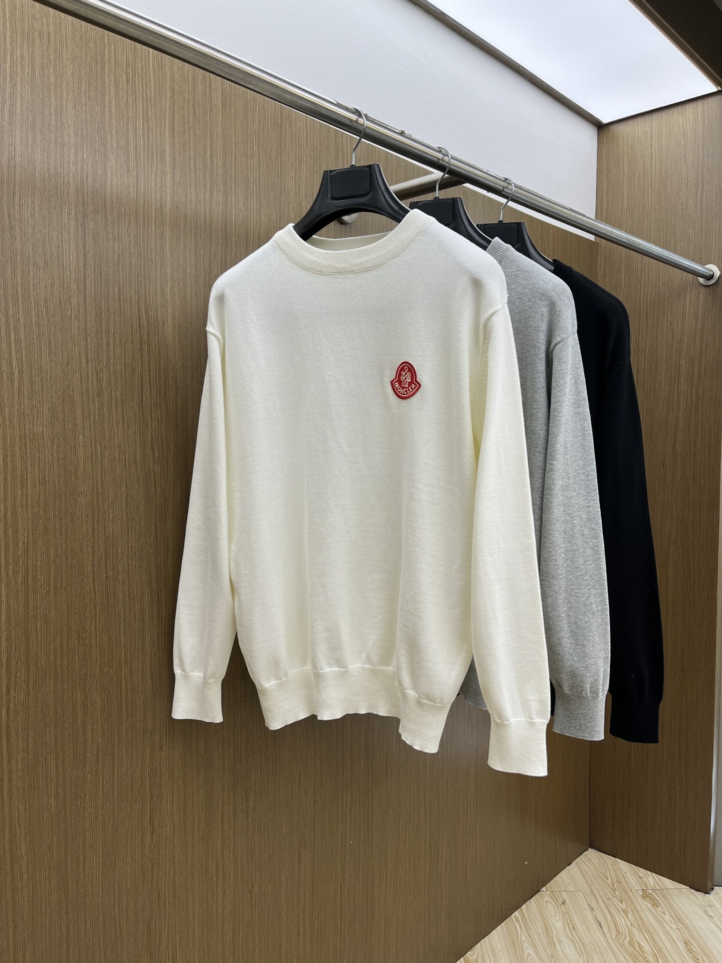 秋冬 Mon 🔥FW独家最新款男士休闲套头针织毛衣～高级定制 都市风十足 经典简约大气圆领打底针织毛衣。