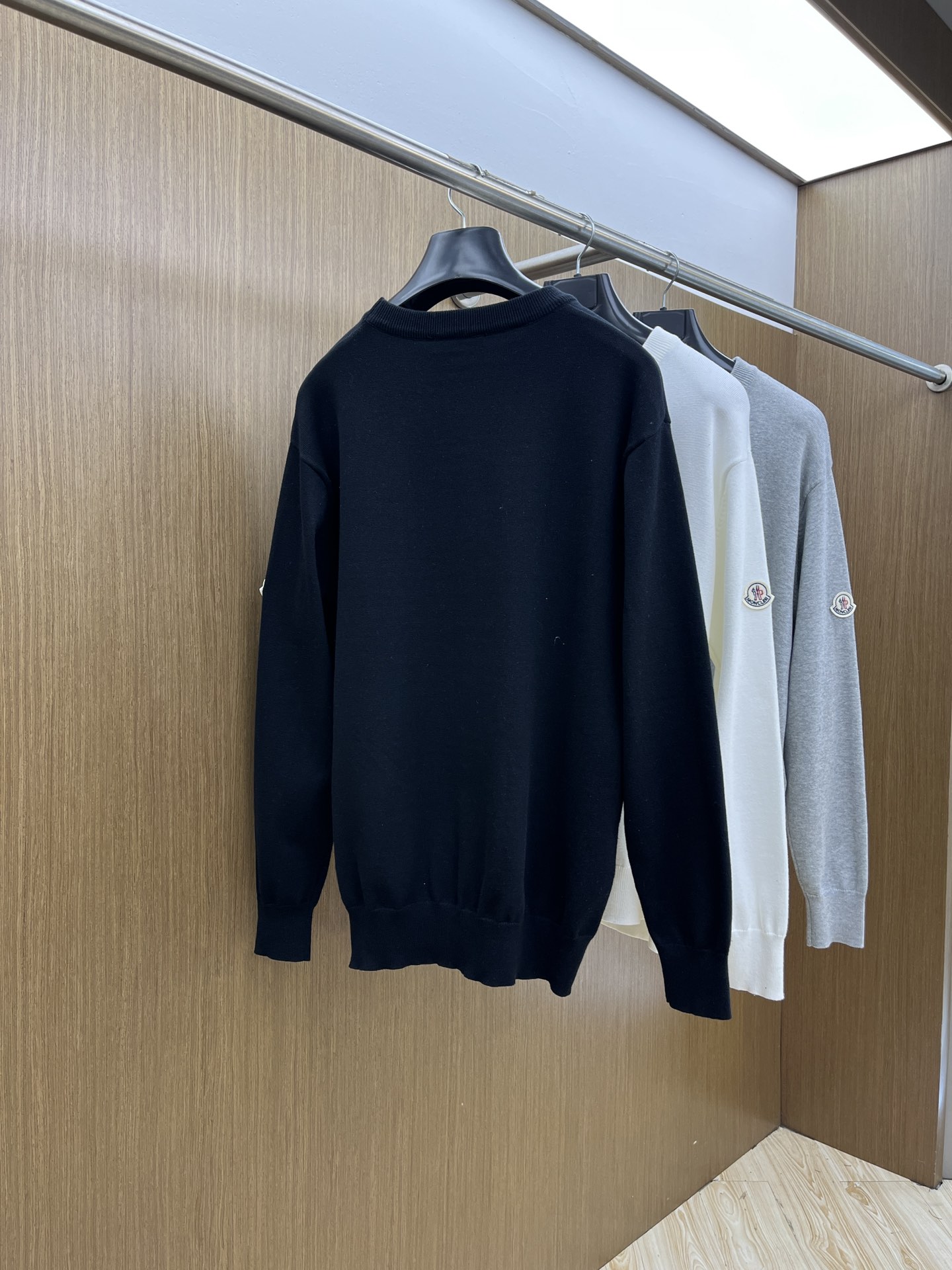 秋冬 Mon 🔥FW独家最新款男士休闲套头针织毛衣～高级定制 都市风十足 经典简约大气圆领打底针织毛衣。