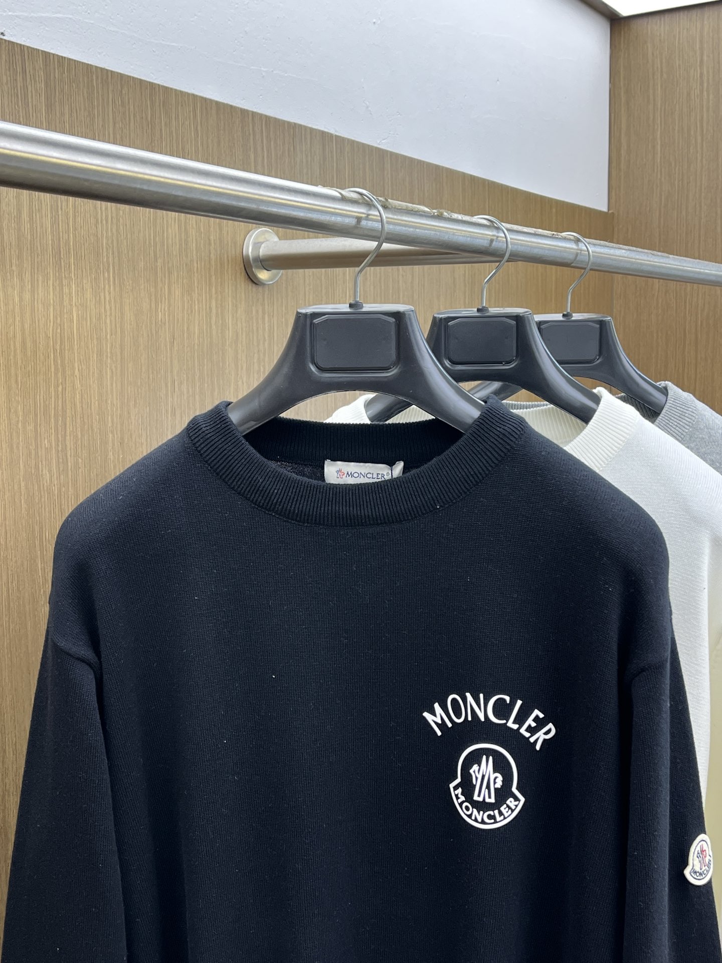 秋冬 Mon 🔥FW独家最新款男士休闲套头针织毛衣～高级定制 都市风十足 经典简约大气圆领打底针织毛衣。