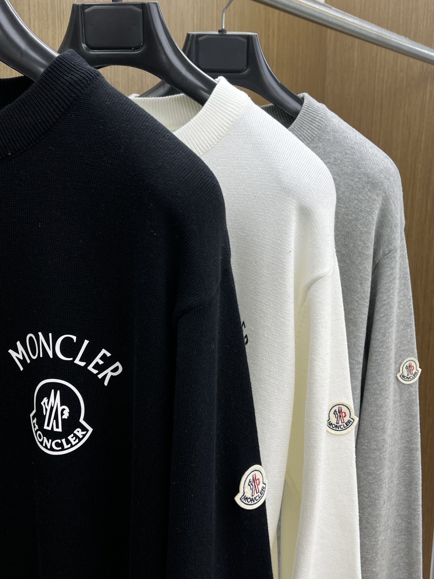 秋冬 Mon 🔥FW独家最新款男士休闲套头针织毛衣～高级定制 都市风十足 经典简约大气圆领打底针织毛衣。