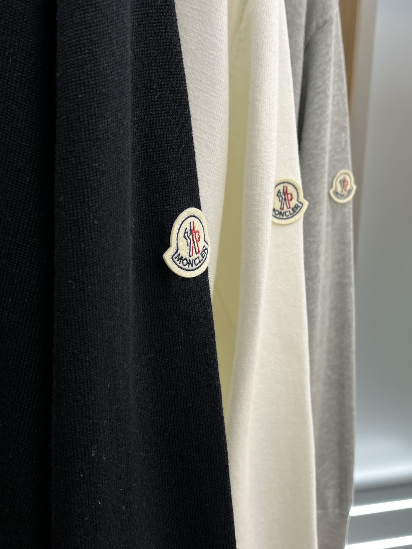 秋冬 Mon 🔥FW独家最新款男士休闲套头针织毛衣～高级定制 都市风十足 经典简约大气圆领打底针织毛衣。