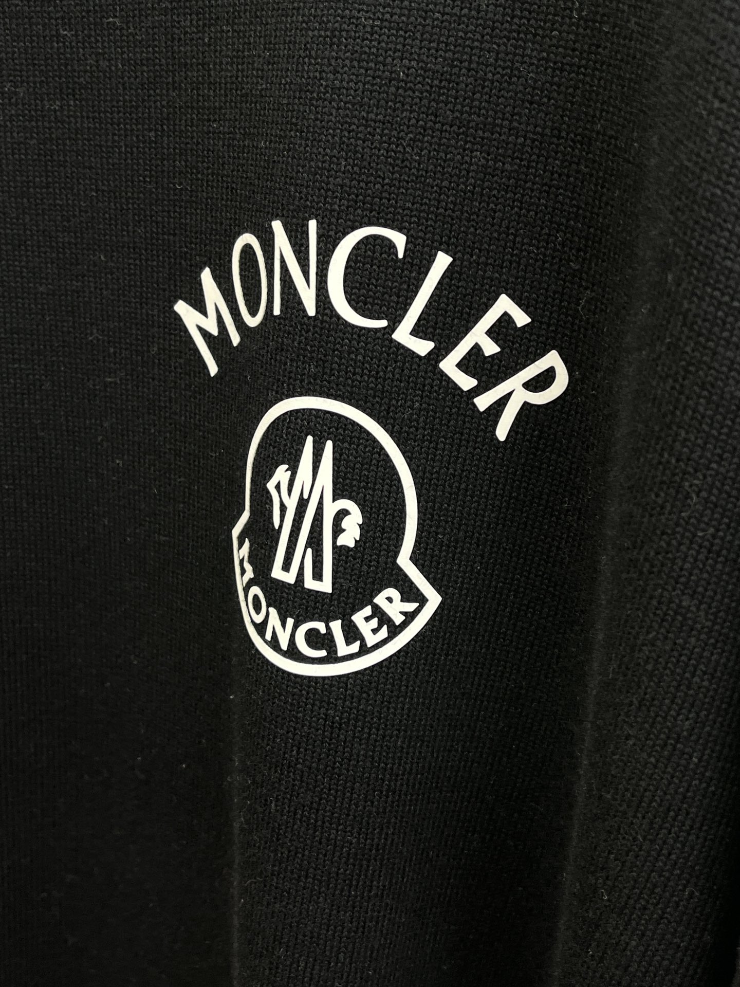 秋冬 Mon 🔥FW独家最新款男士休闲套头针织毛衣～高级定制 都市风十足 经典简约大气圆领打底针织毛衣。