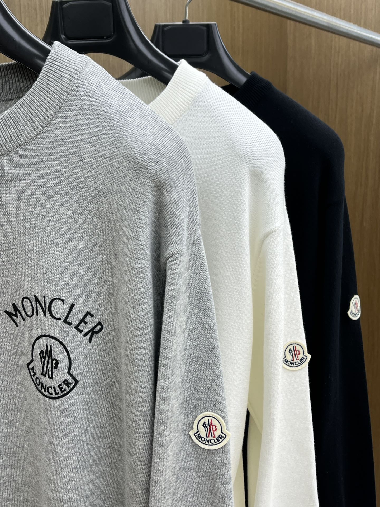 秋冬 Mon 🔥FW独家最新款男士休闲套头针织毛衣～高级定制 都市风十足 经典简约大气圆领打底针织毛衣。