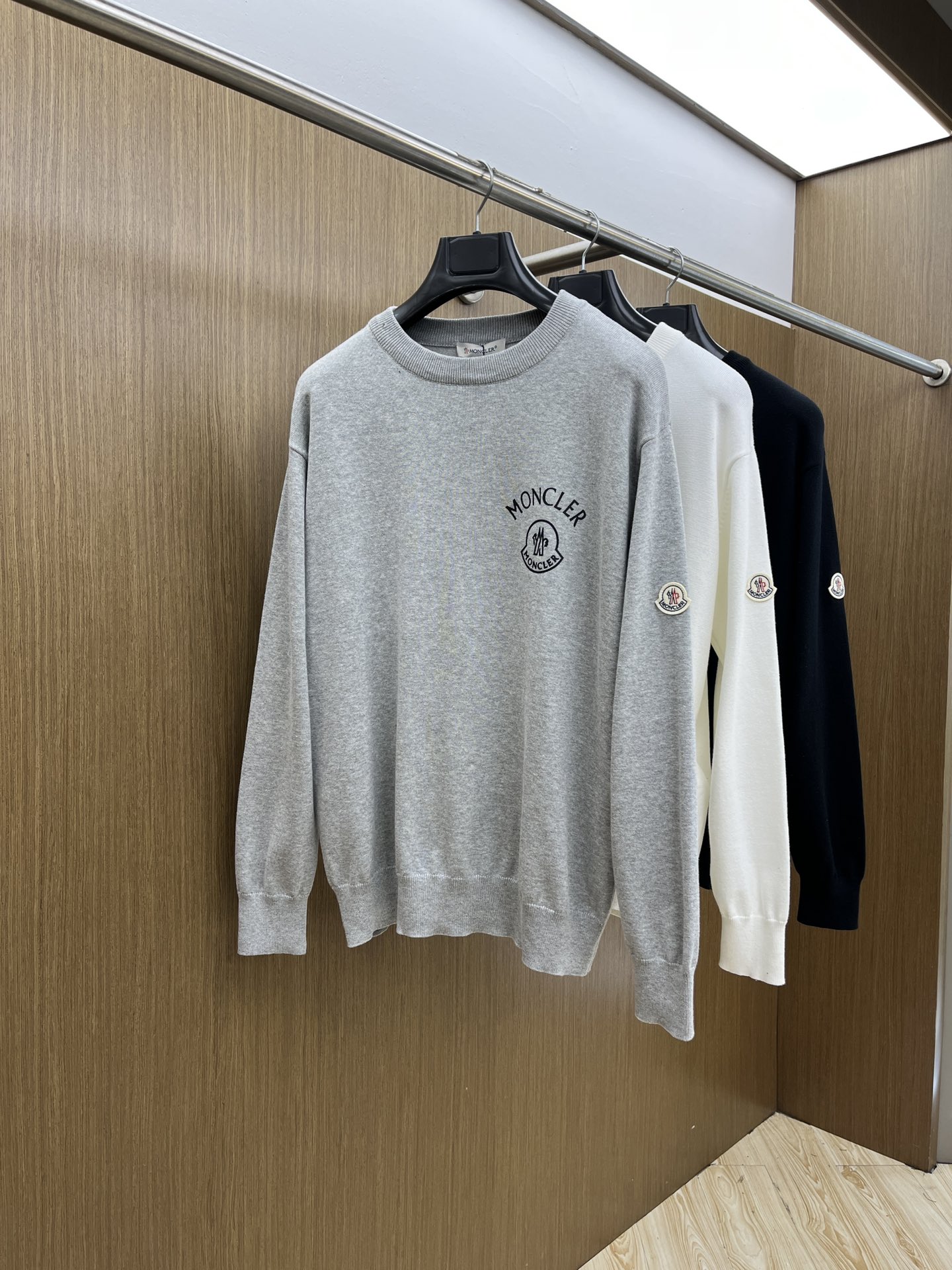 秋冬 Mon 🔥FW独家最新款男士休闲套头针织毛衣～高级定制 都市风十足 经典简约大气圆领打底针织毛衣。