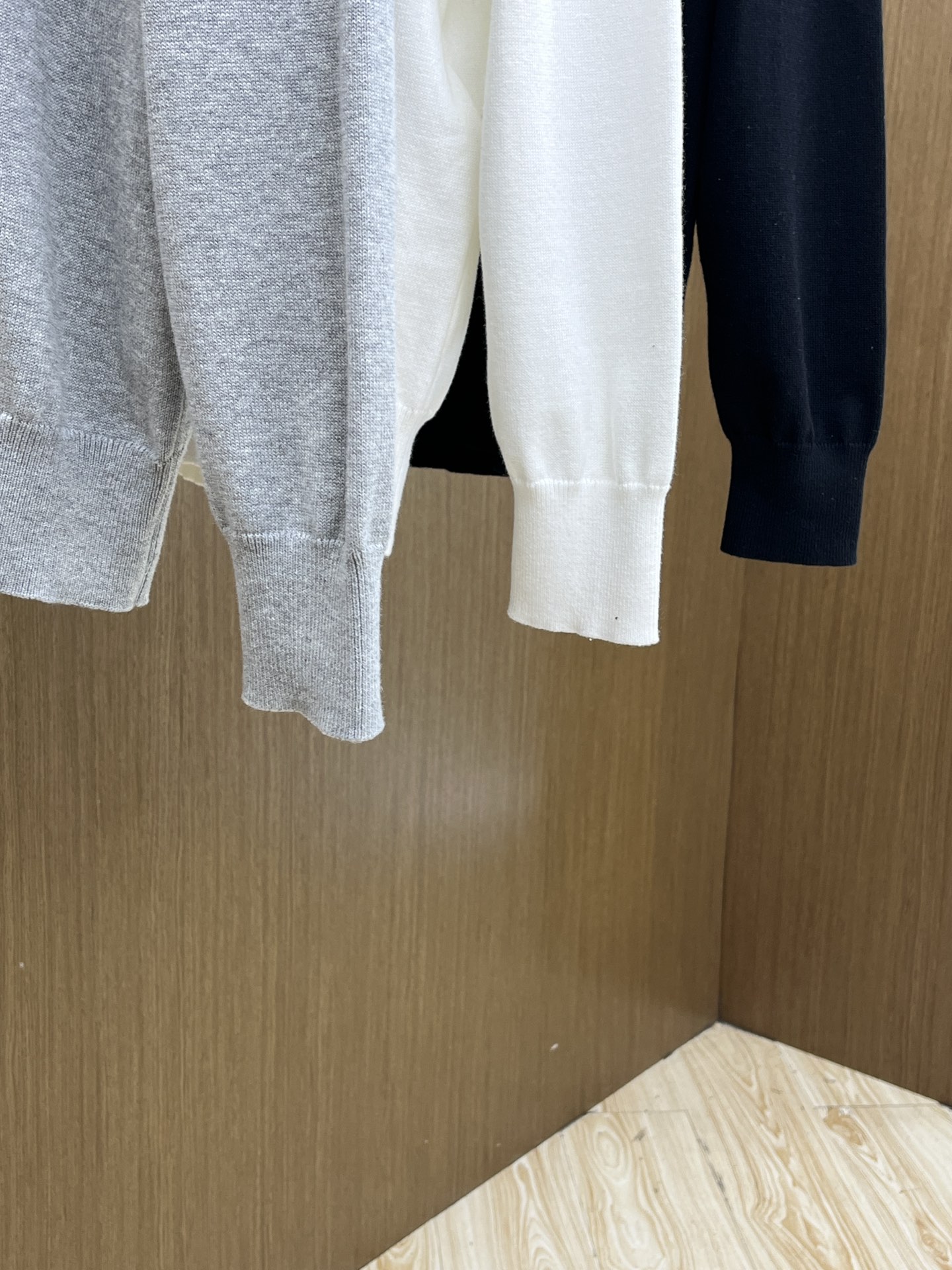 秋冬 Mon 🔥FW独家最新款男士休闲套头针织毛衣～高级定制 都市风十足 经典简约大气圆领打底针织毛衣。