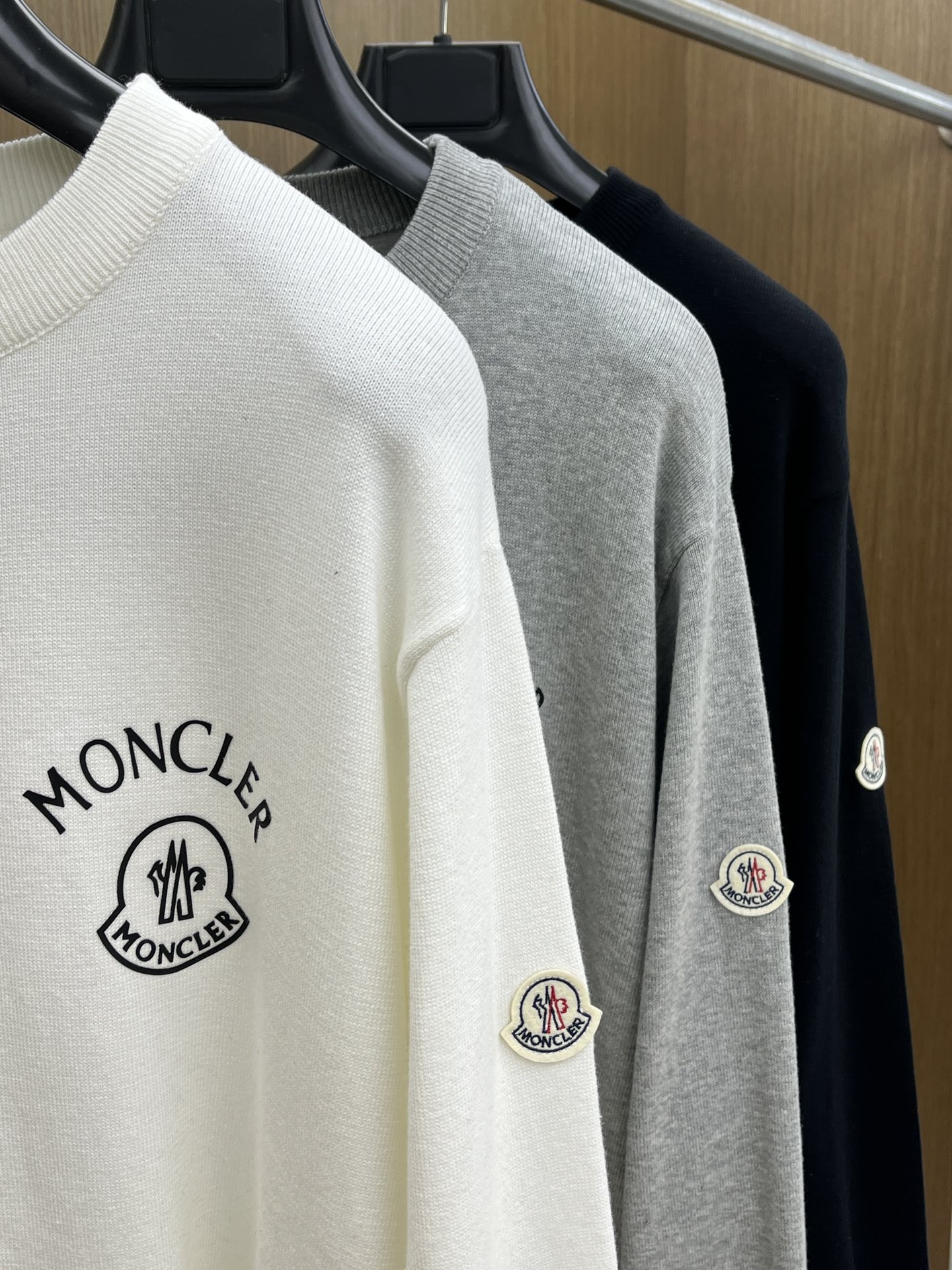 秋冬 Mon 🔥FW独家最新款男士休闲套头针织毛衣～高级定制 都市风十足 经典简约大气圆领打底针织毛衣。