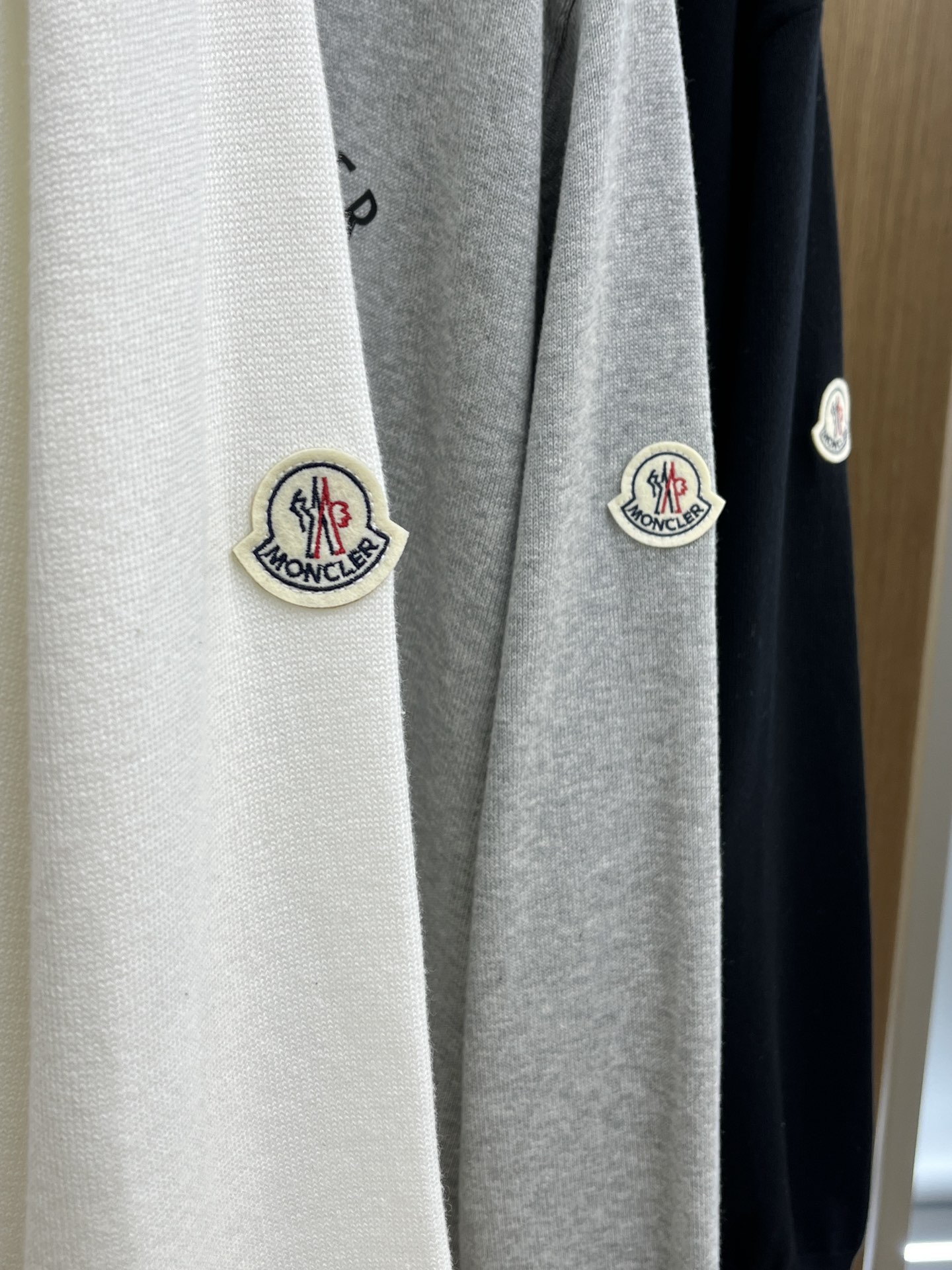 秋冬 Mon 🔥FW独家最新款男士休闲套头针织毛衣～高级定制 都市风十足 经典简约大气圆领打底针织毛衣。